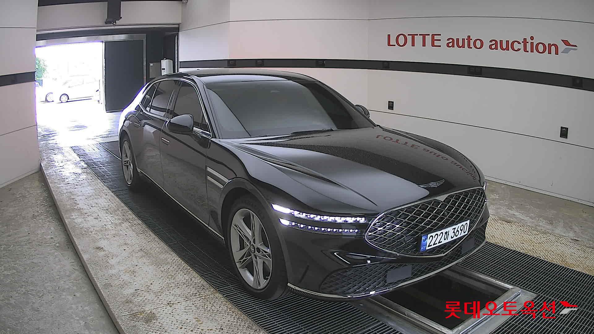 Genesis G90 - 6
