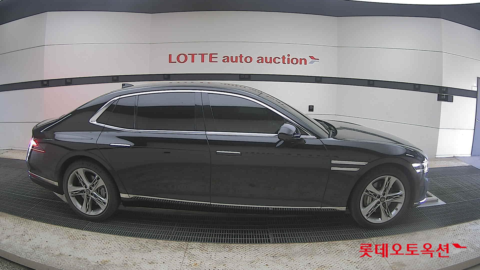 Genesis G90 - 21