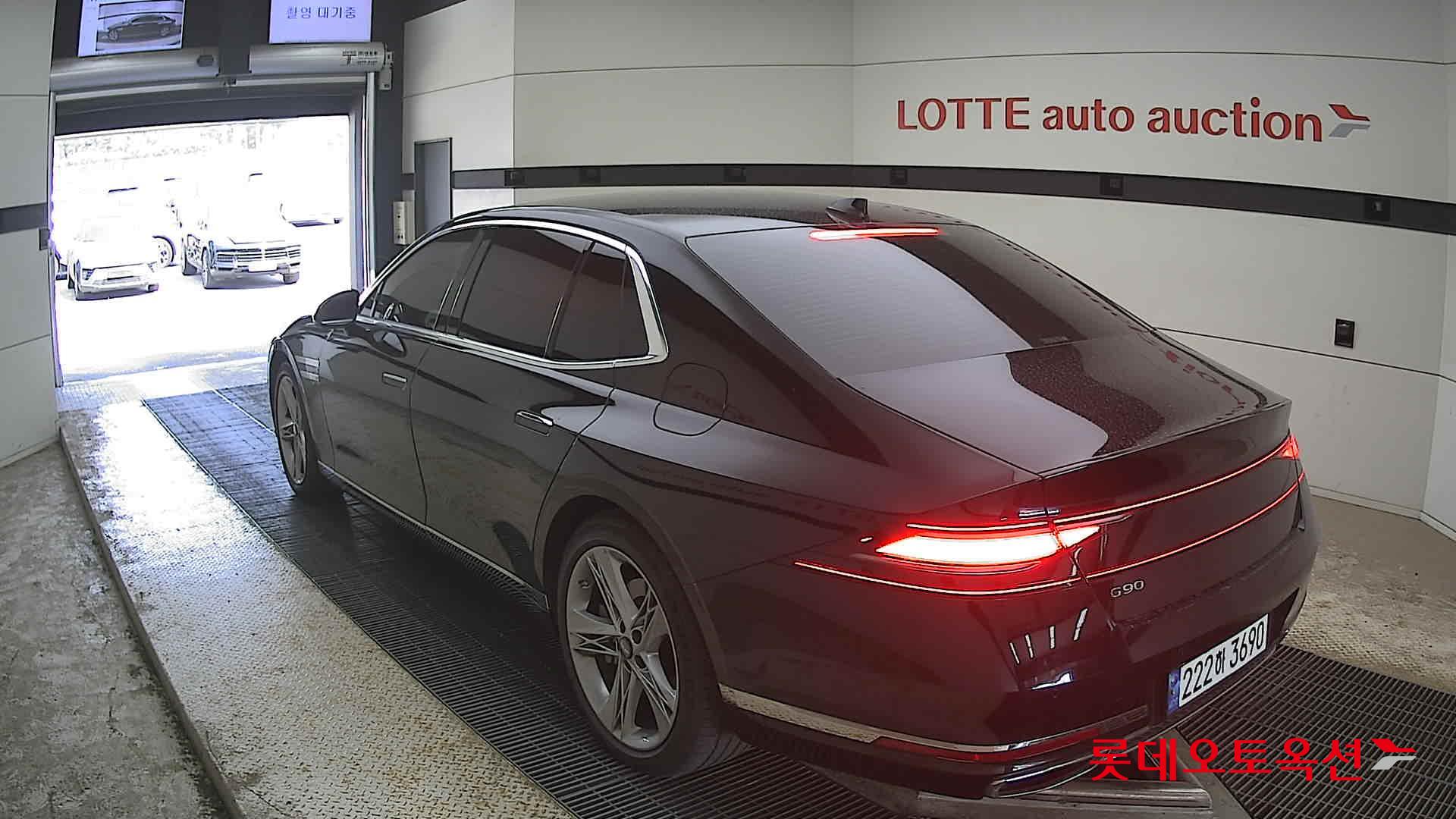 Genesis G90 - 4