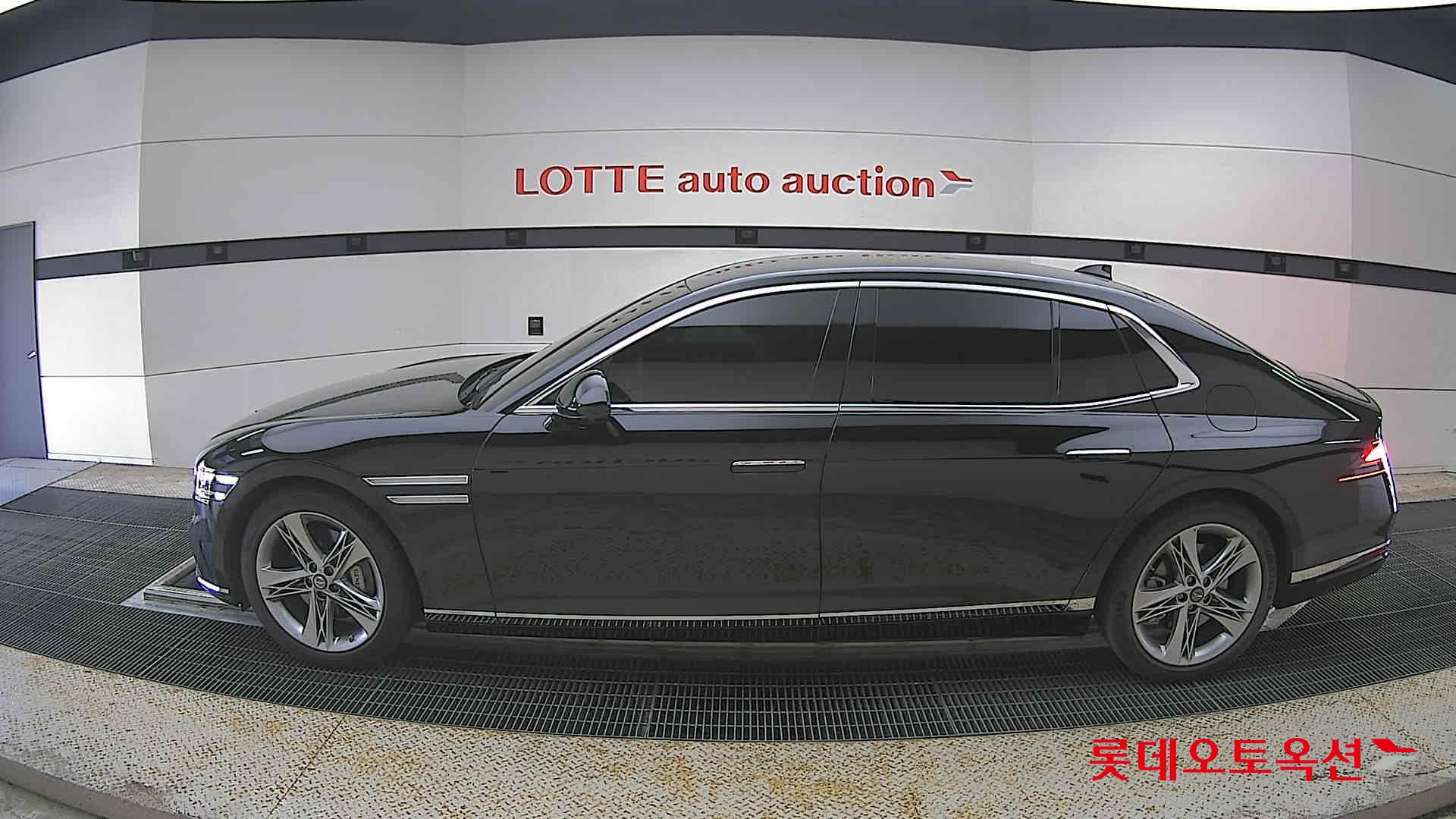 Genesis G90 - 13