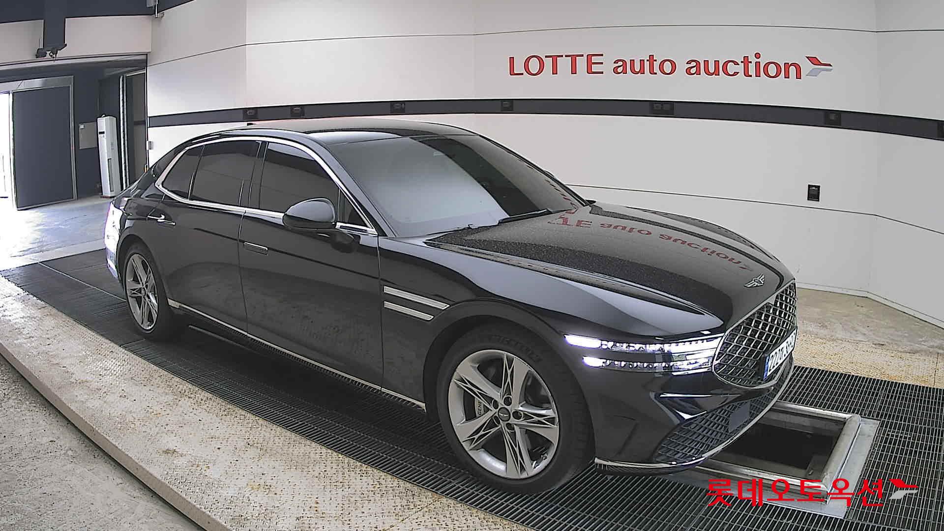 Genesis G90 - 23