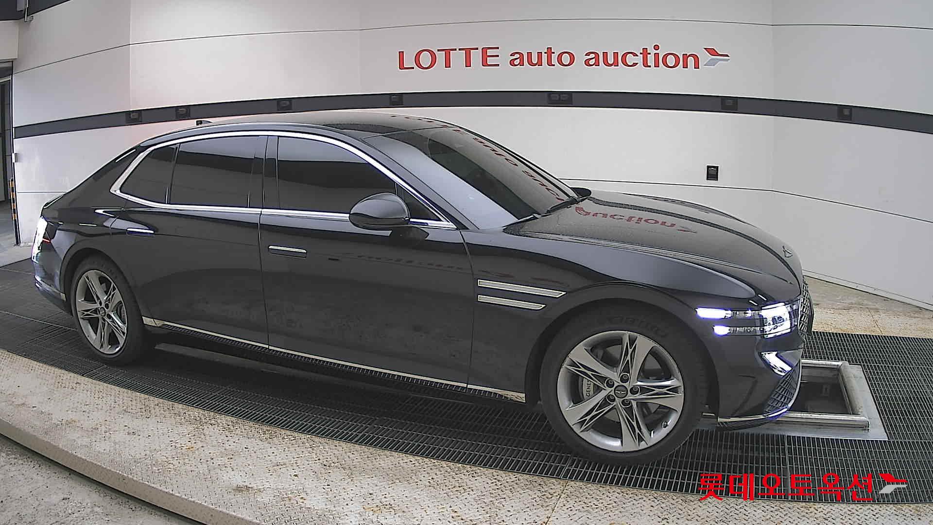 Genesis G90 - 22