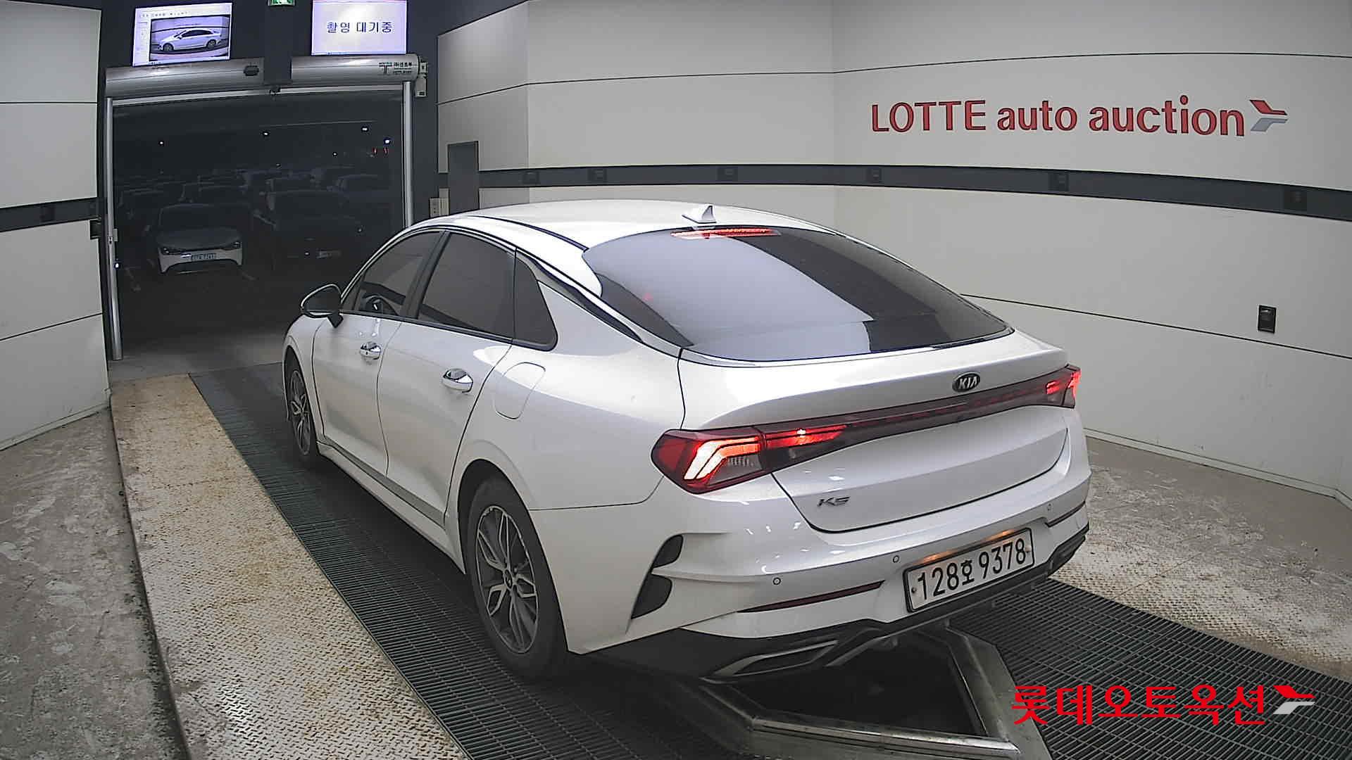 Kia K5 - 16