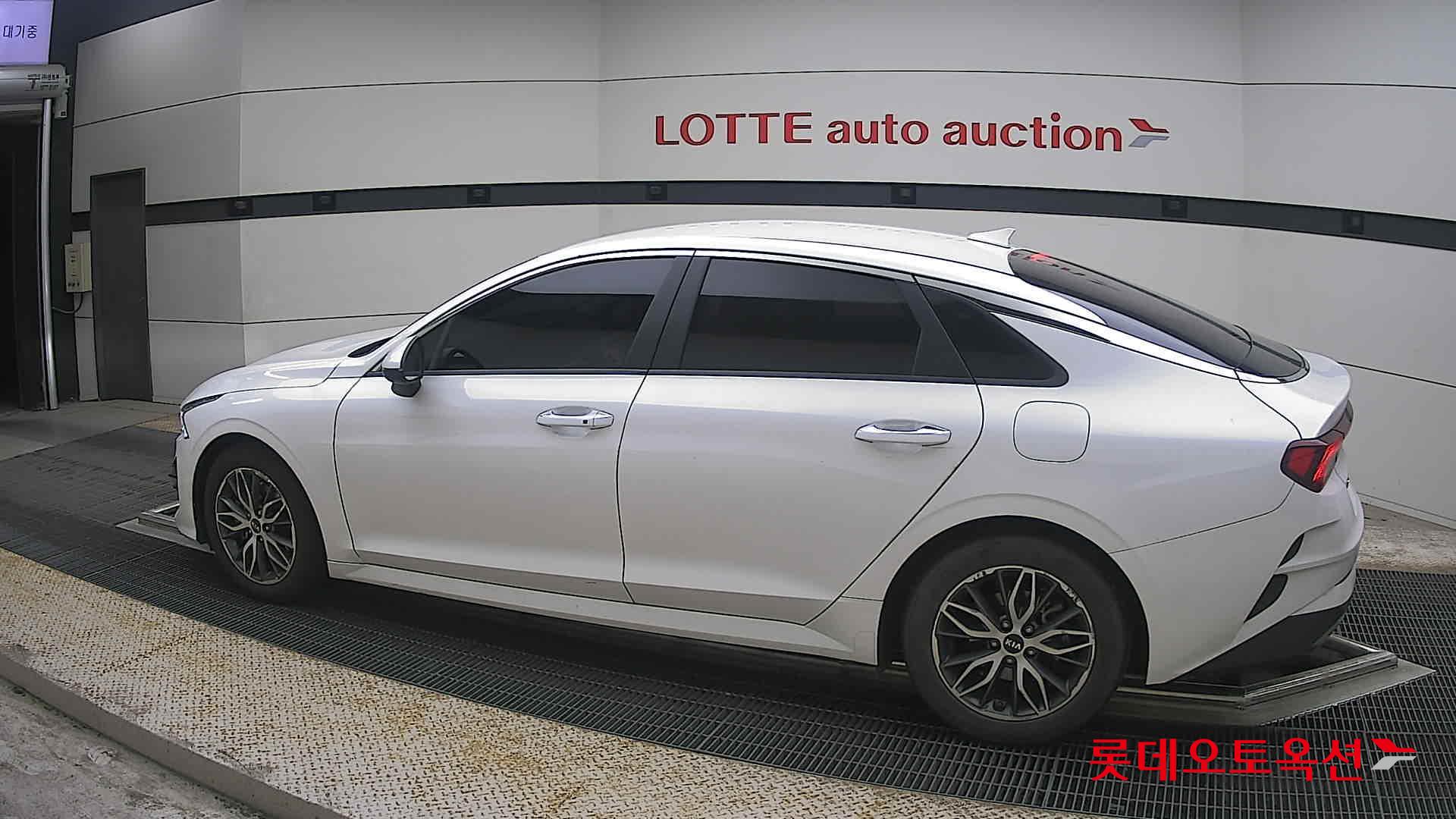 Kia K5 - 14