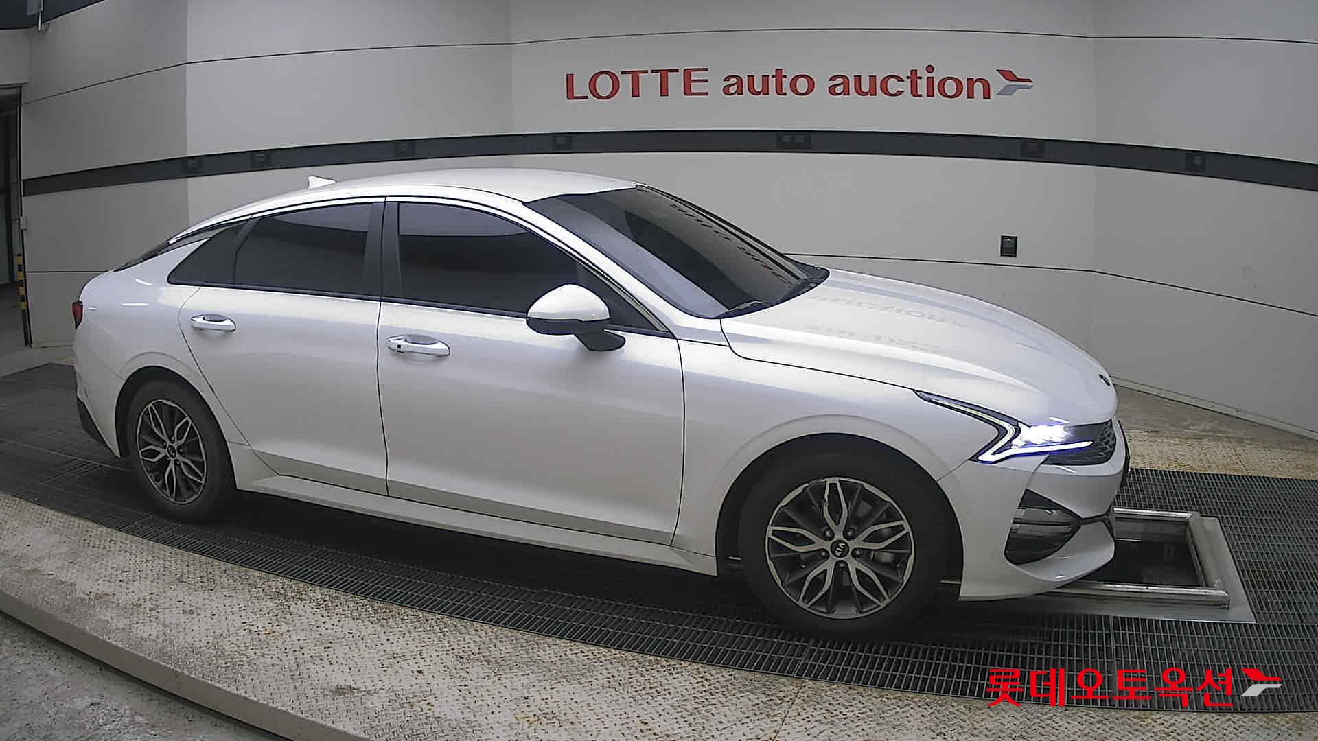 Kia K5 - 22