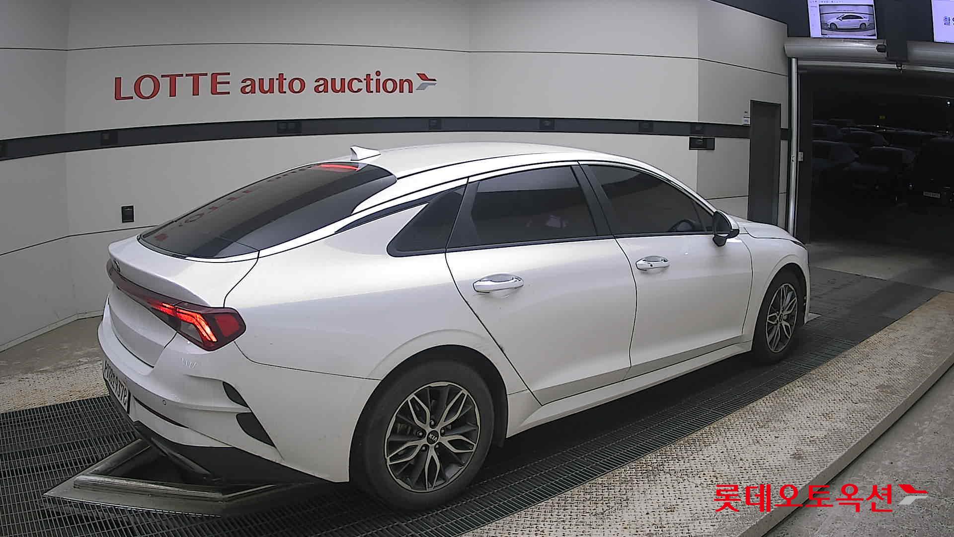Kia K5 - 19
