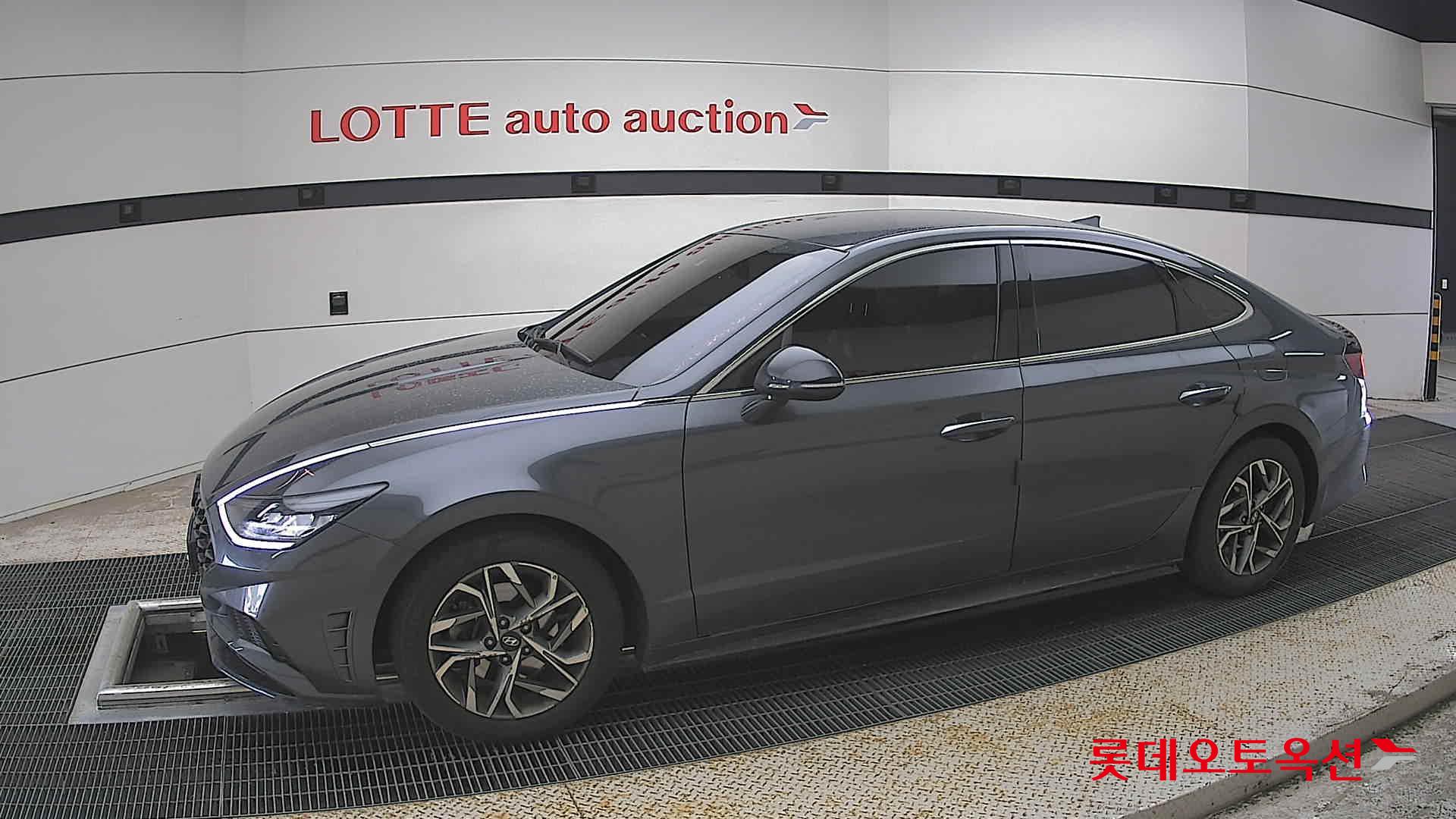 Hyundai Sonata - 12