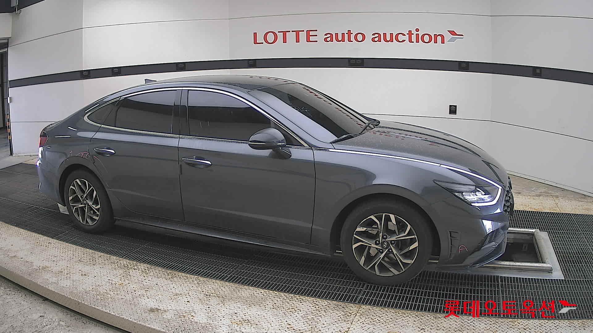 Hyundai Sonata - 22