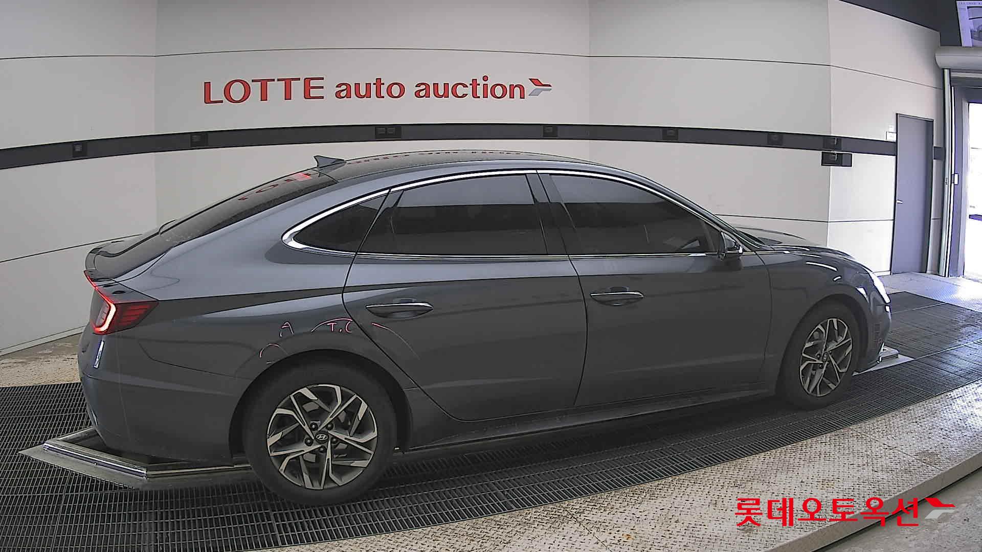 Hyundai Sonata - 20
