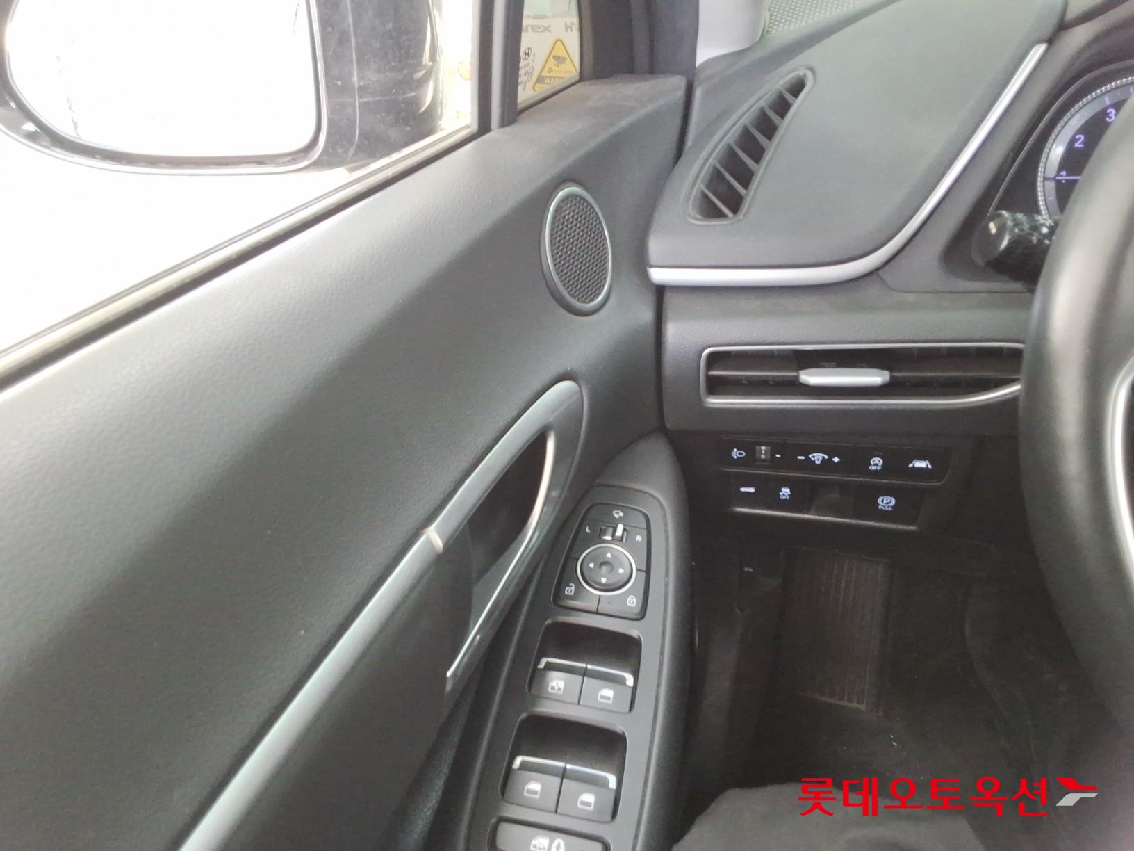Hyundai Sonata - 29
