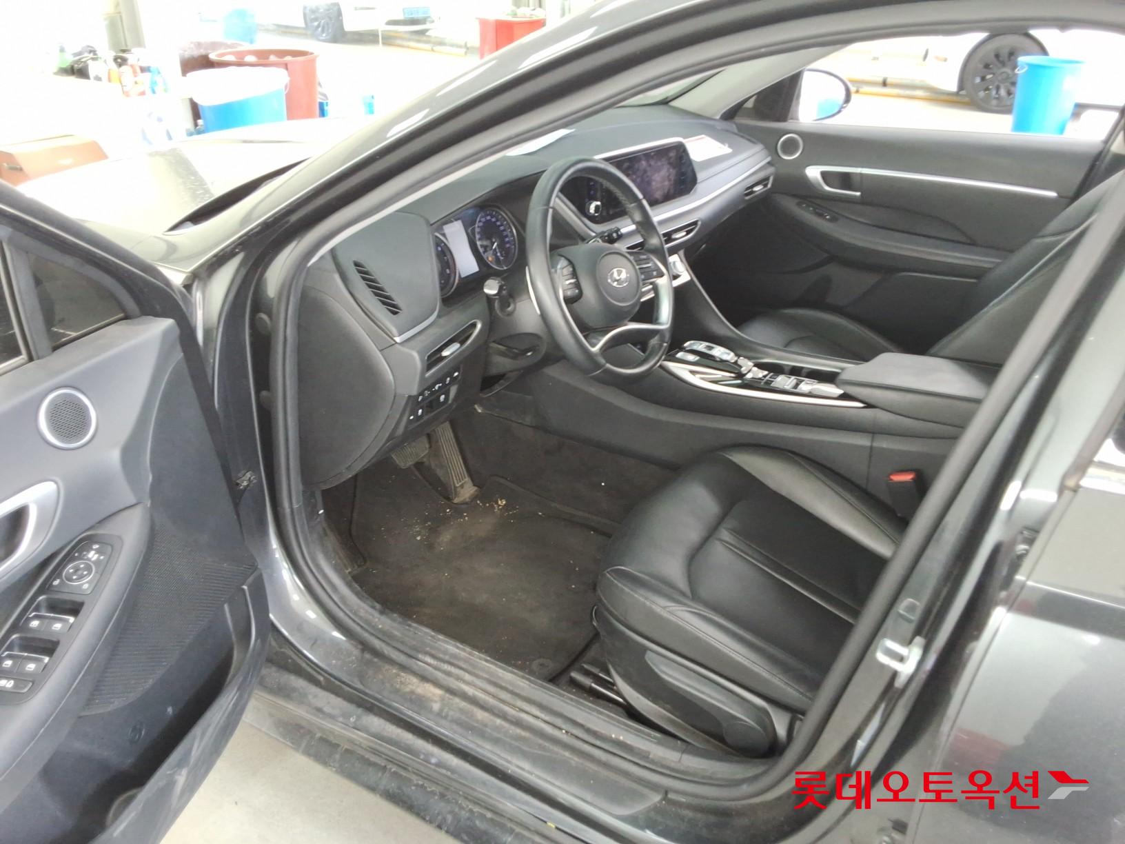 Hyundai Sonata - 35