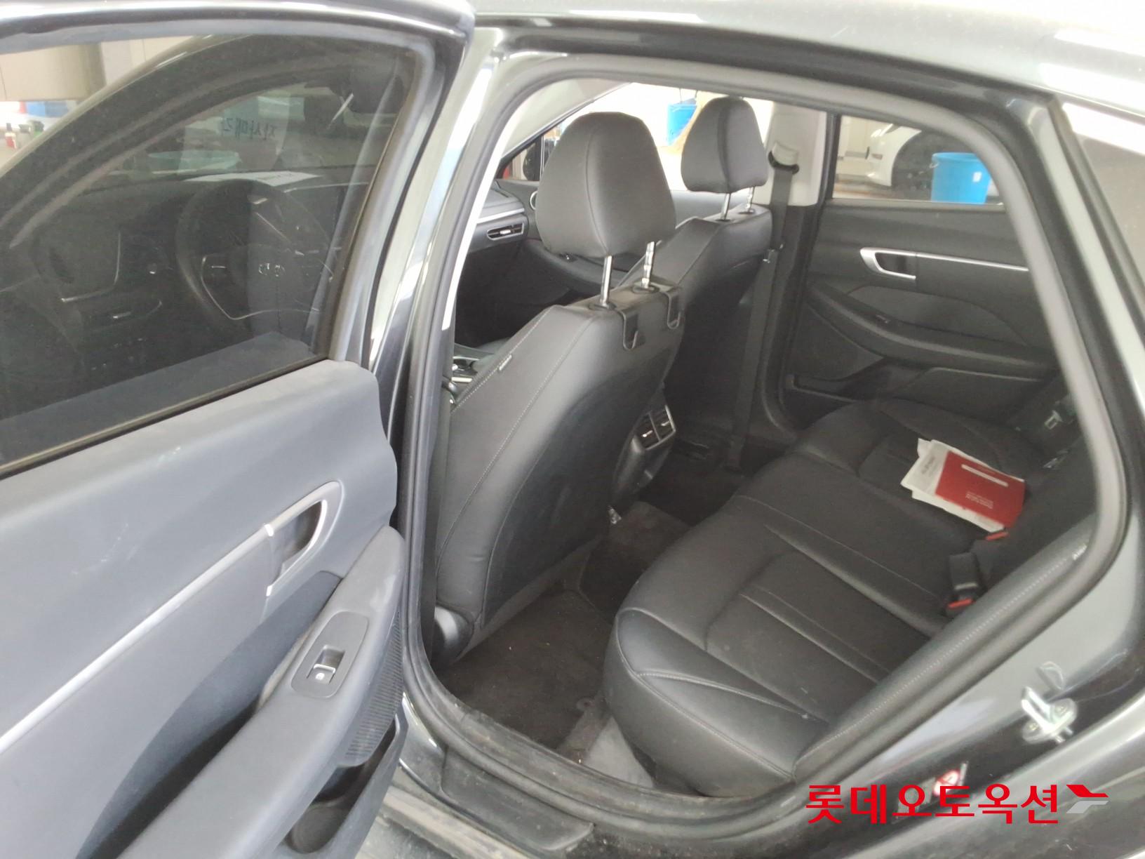 Hyundai Sonata - 36