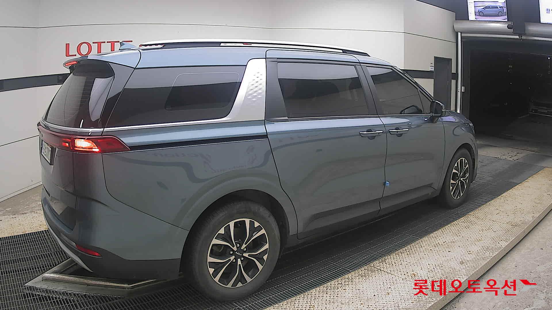 2023 - kia carnival