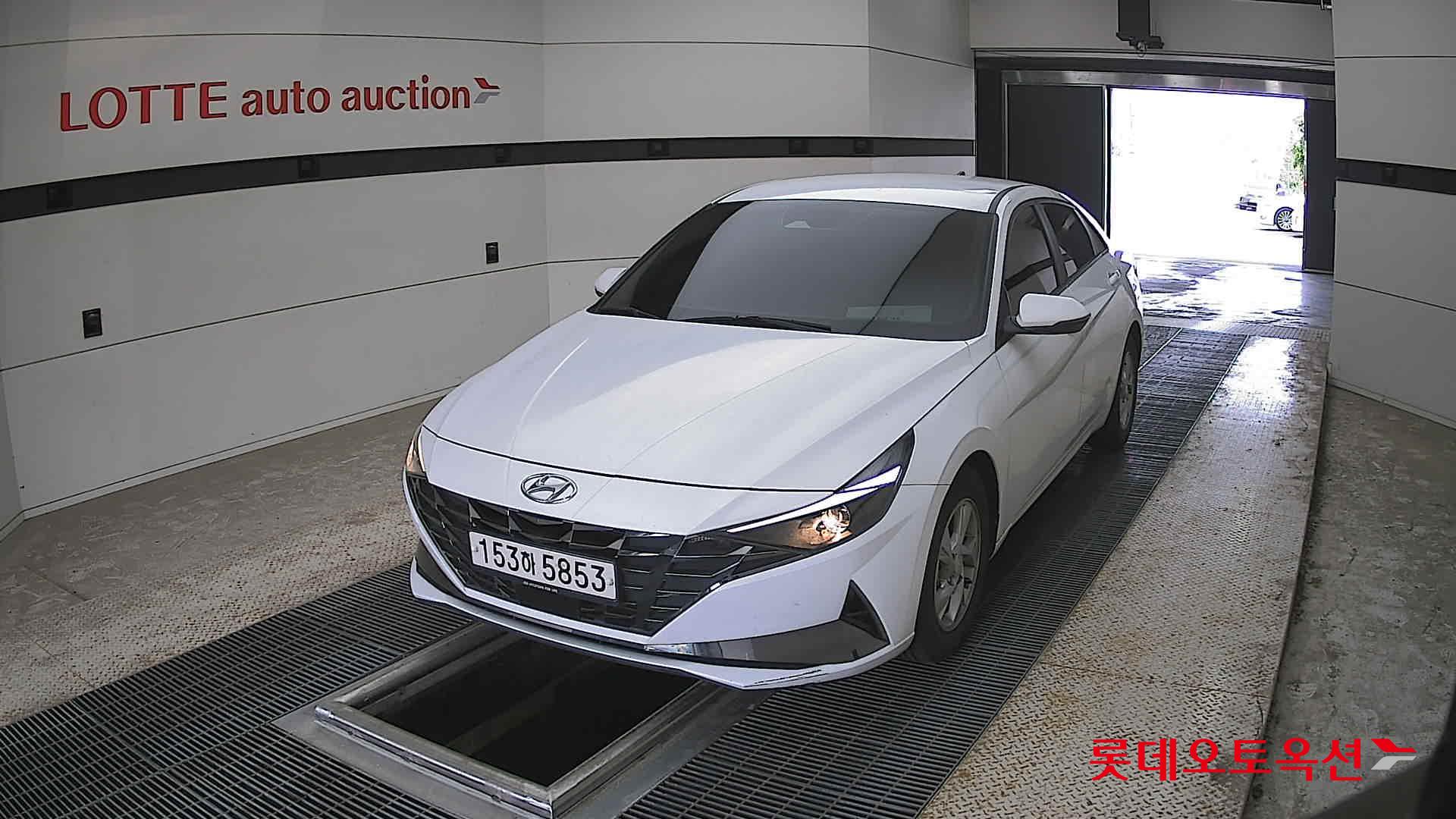 Hyundai Elantra - 10