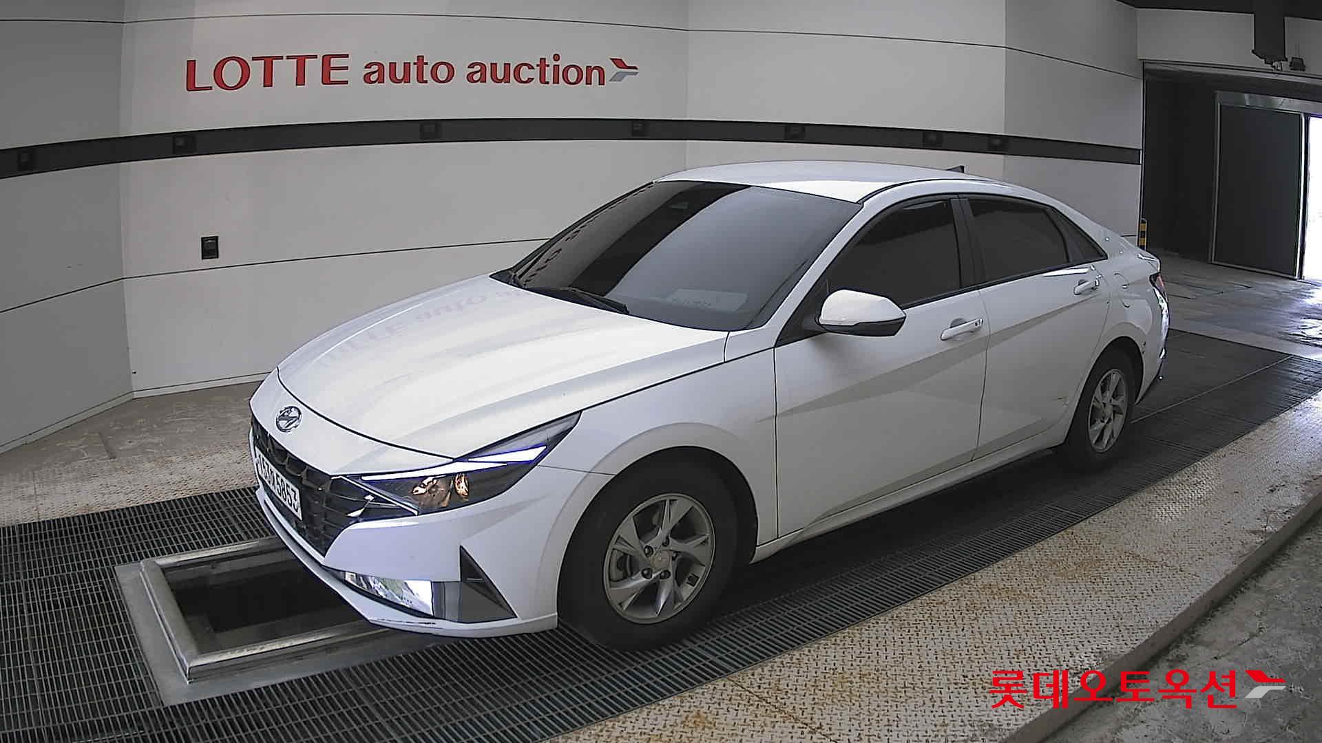 Hyundai Elantra - 11