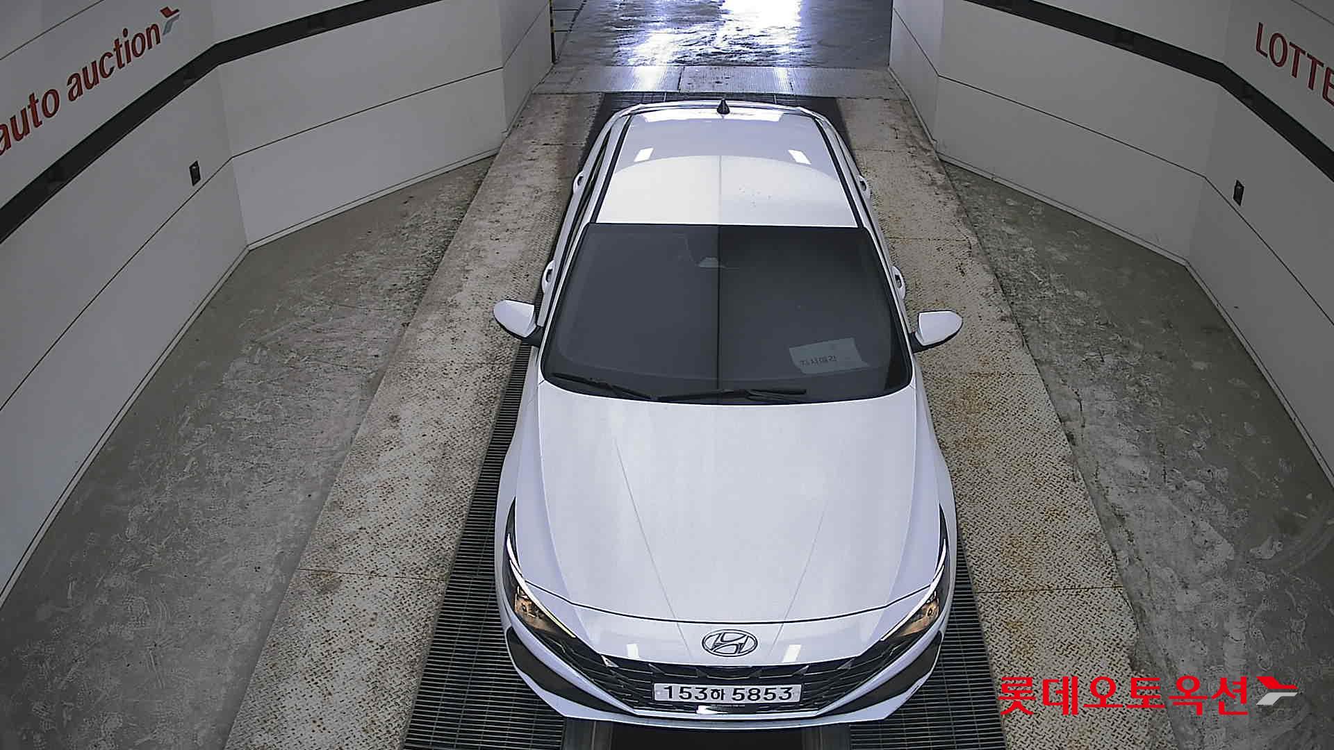 Hyundai Elantra - 7
