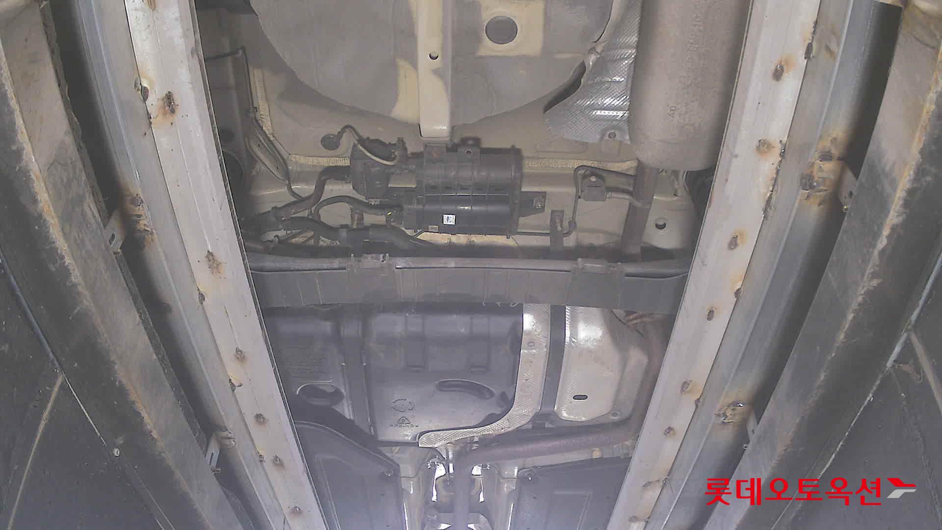 Hyundai Elantra - 2