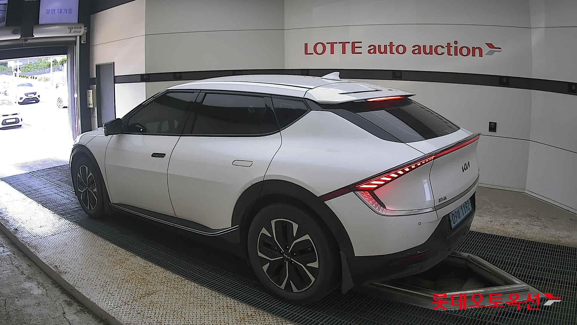 2022 - kia ev6