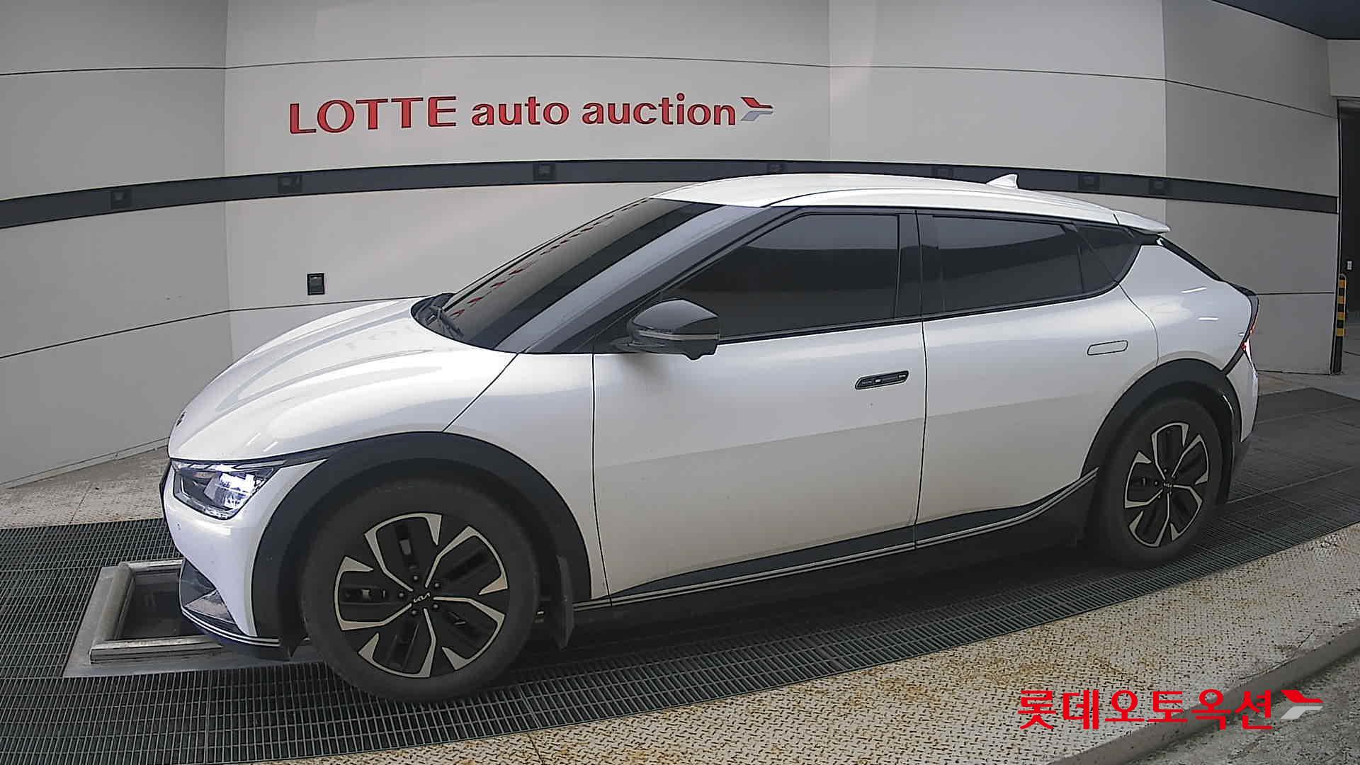 2022 - kia ev6