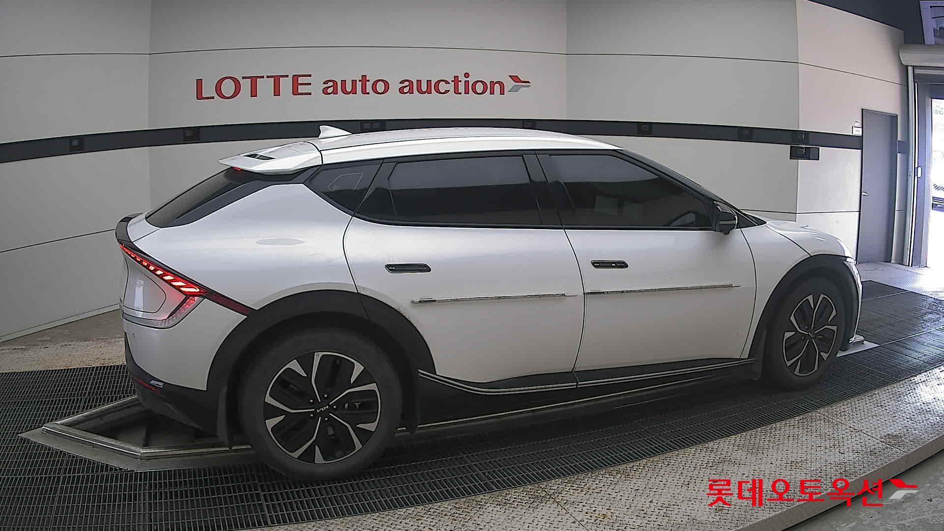 2022 - kia ev6