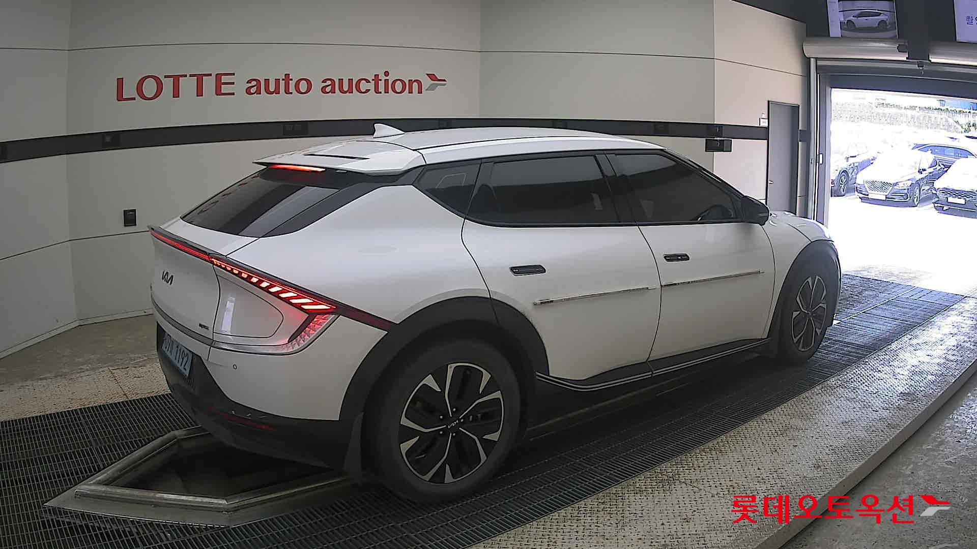 2022 - kia ev6