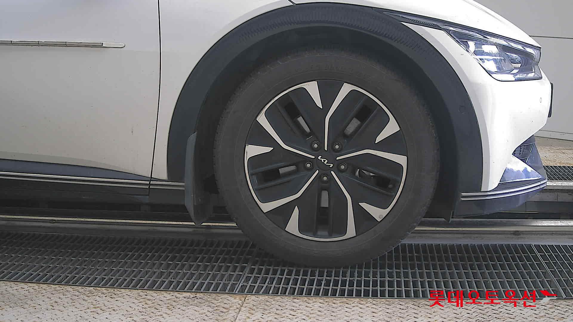 2022 - kia ev6