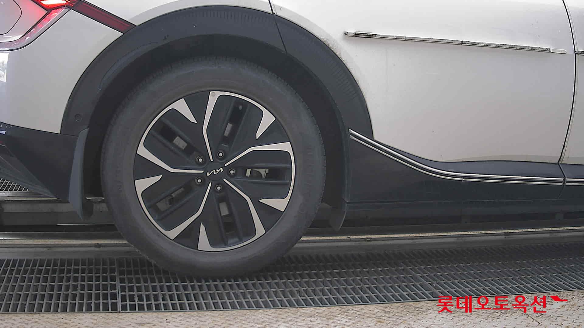 2022 - kia ev6