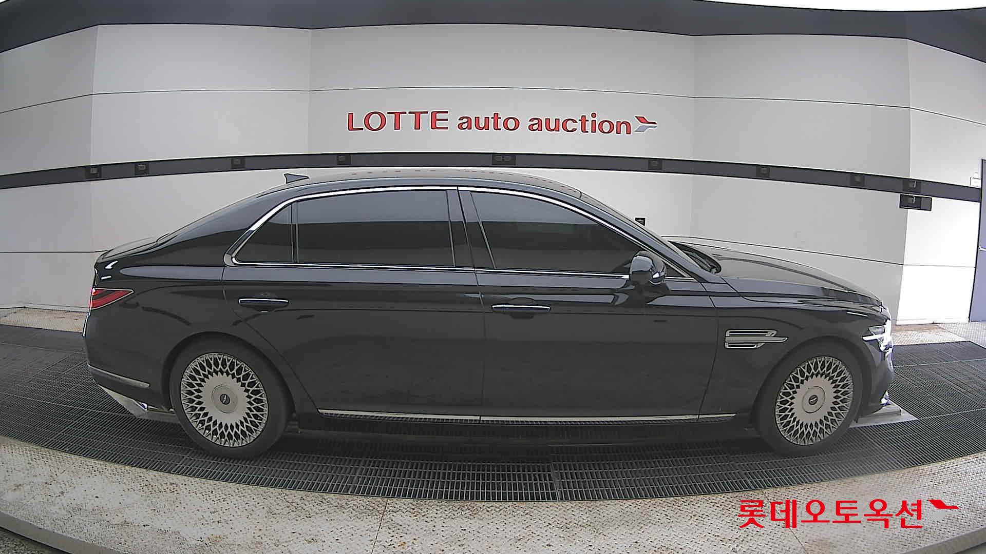 Genesis G90 - 21