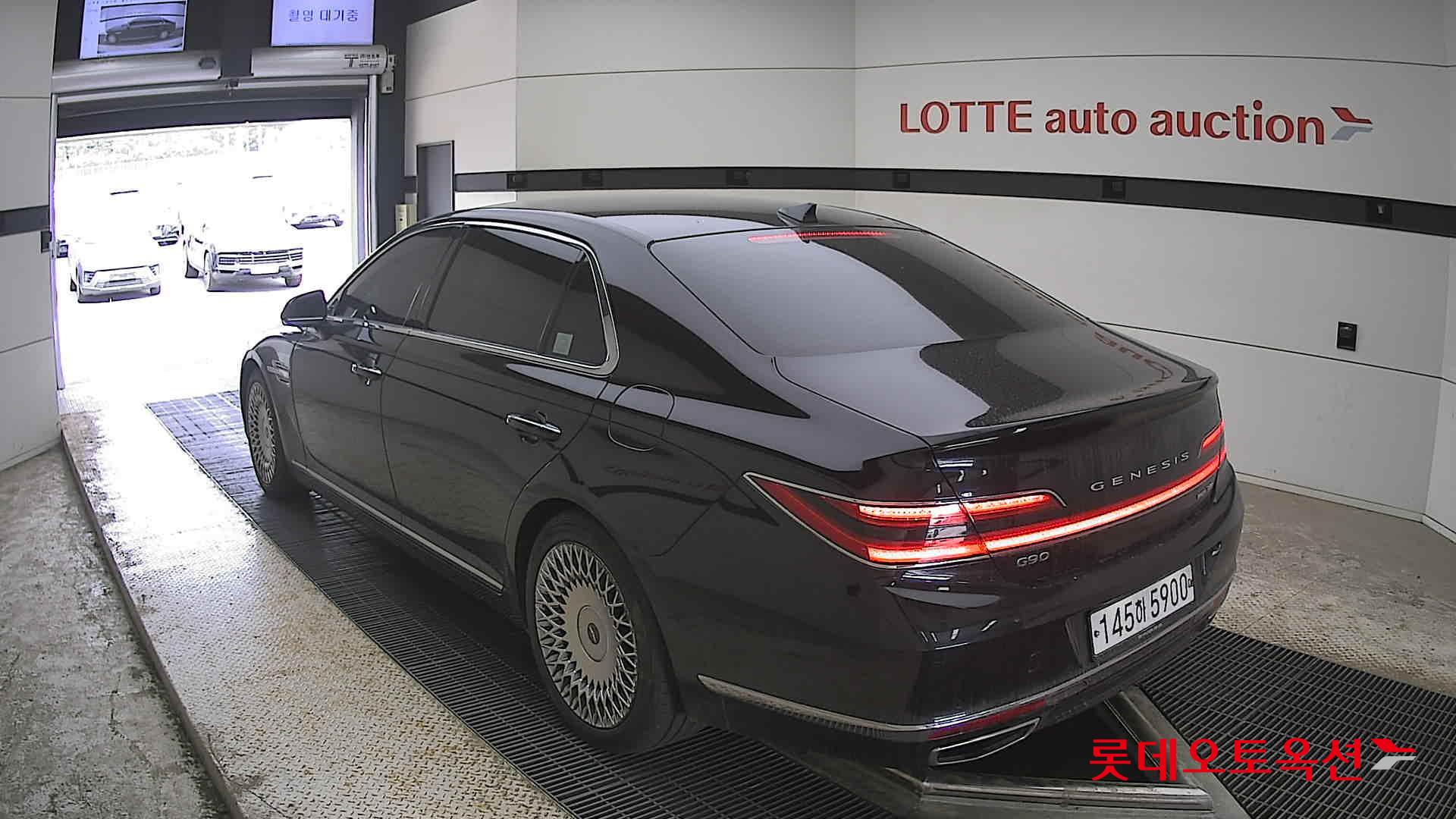Genesis G90 - 4