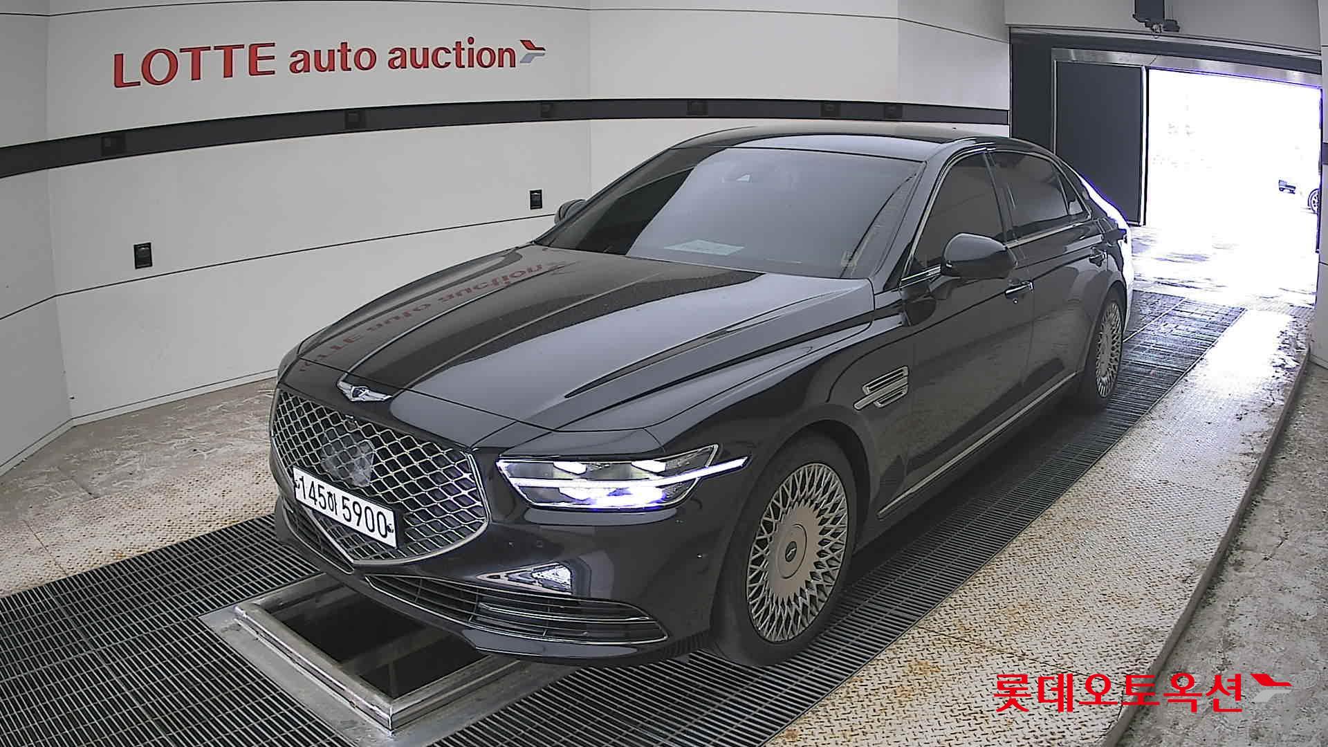 Genesis G90 - 3