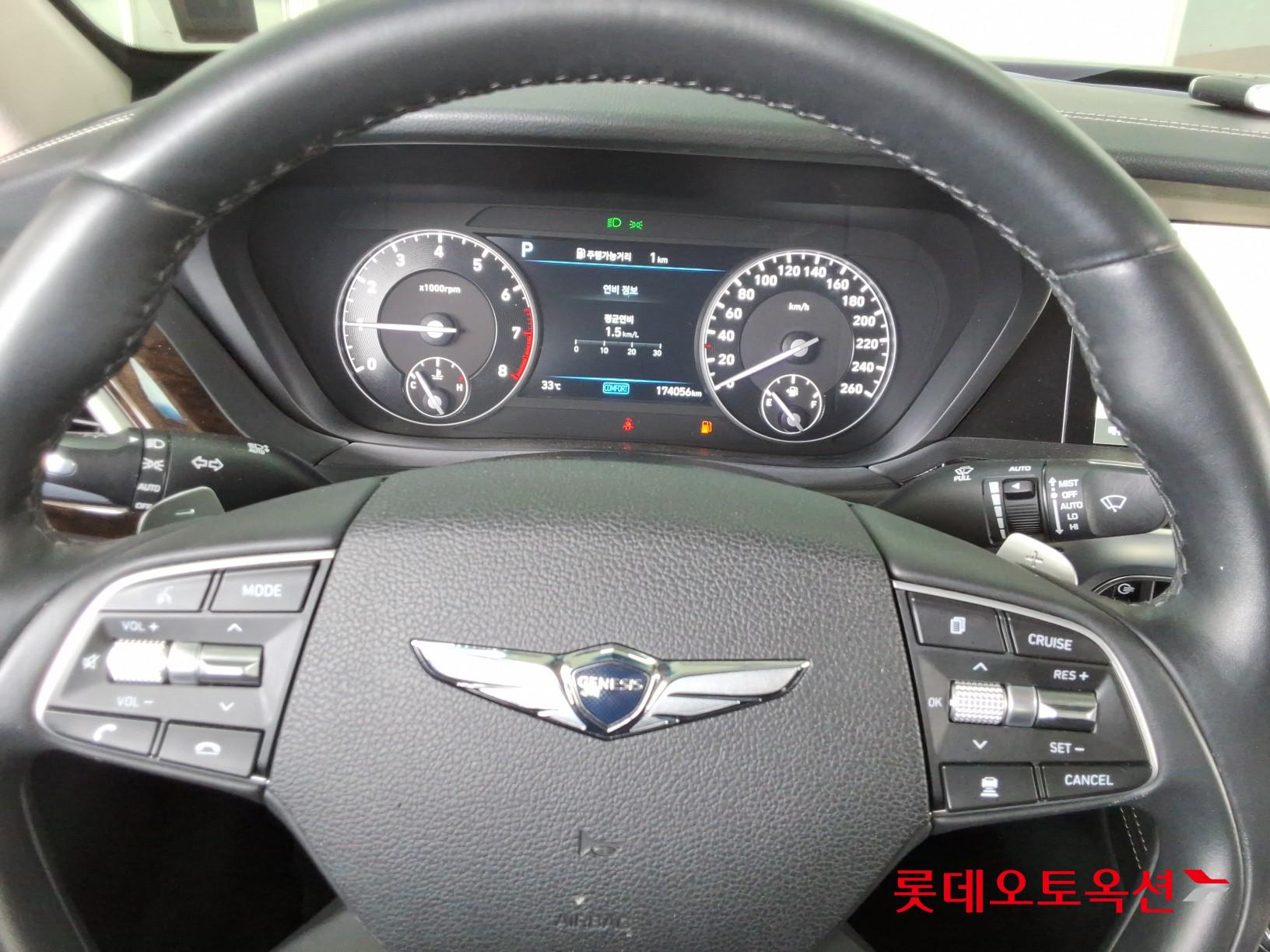 Genesis G90 - 30