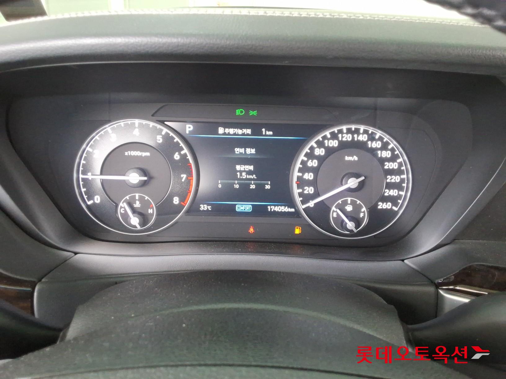 Genesis G90 - 31