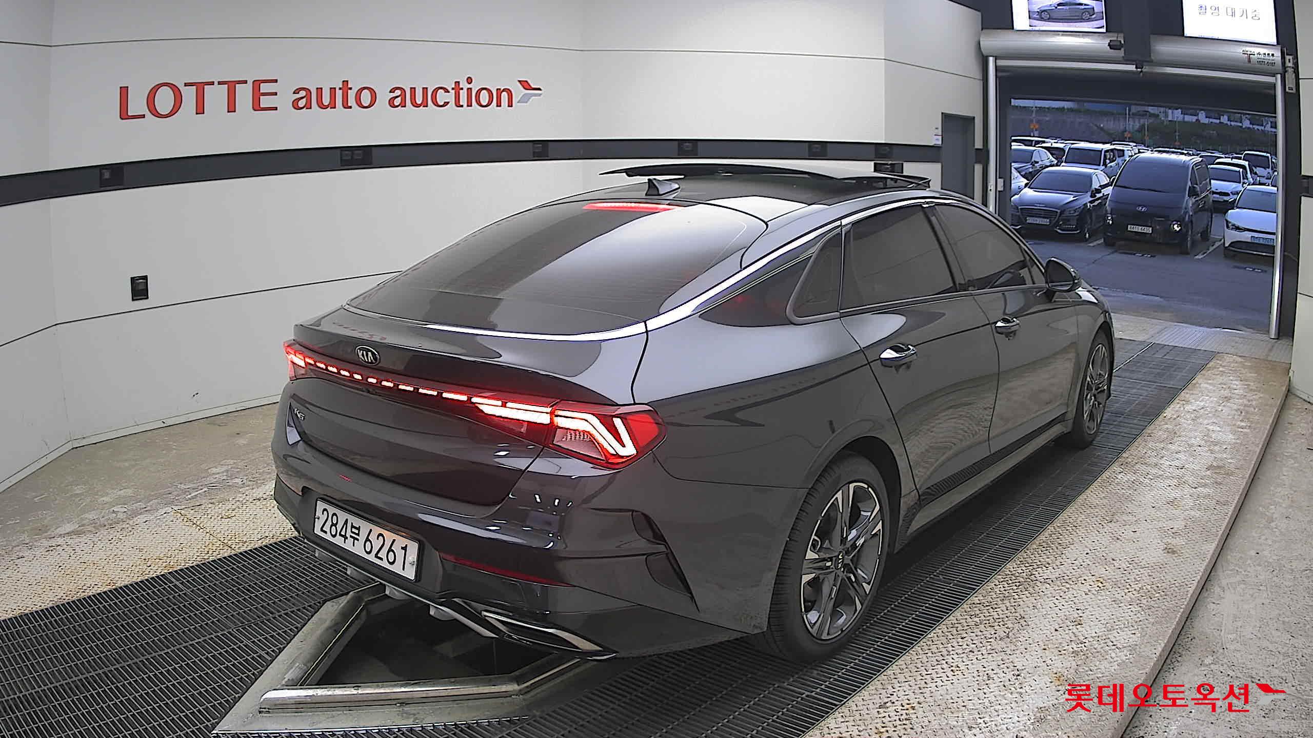 Kia K5 - 5