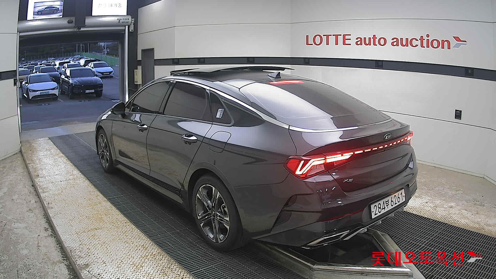 Kia K5 - 4