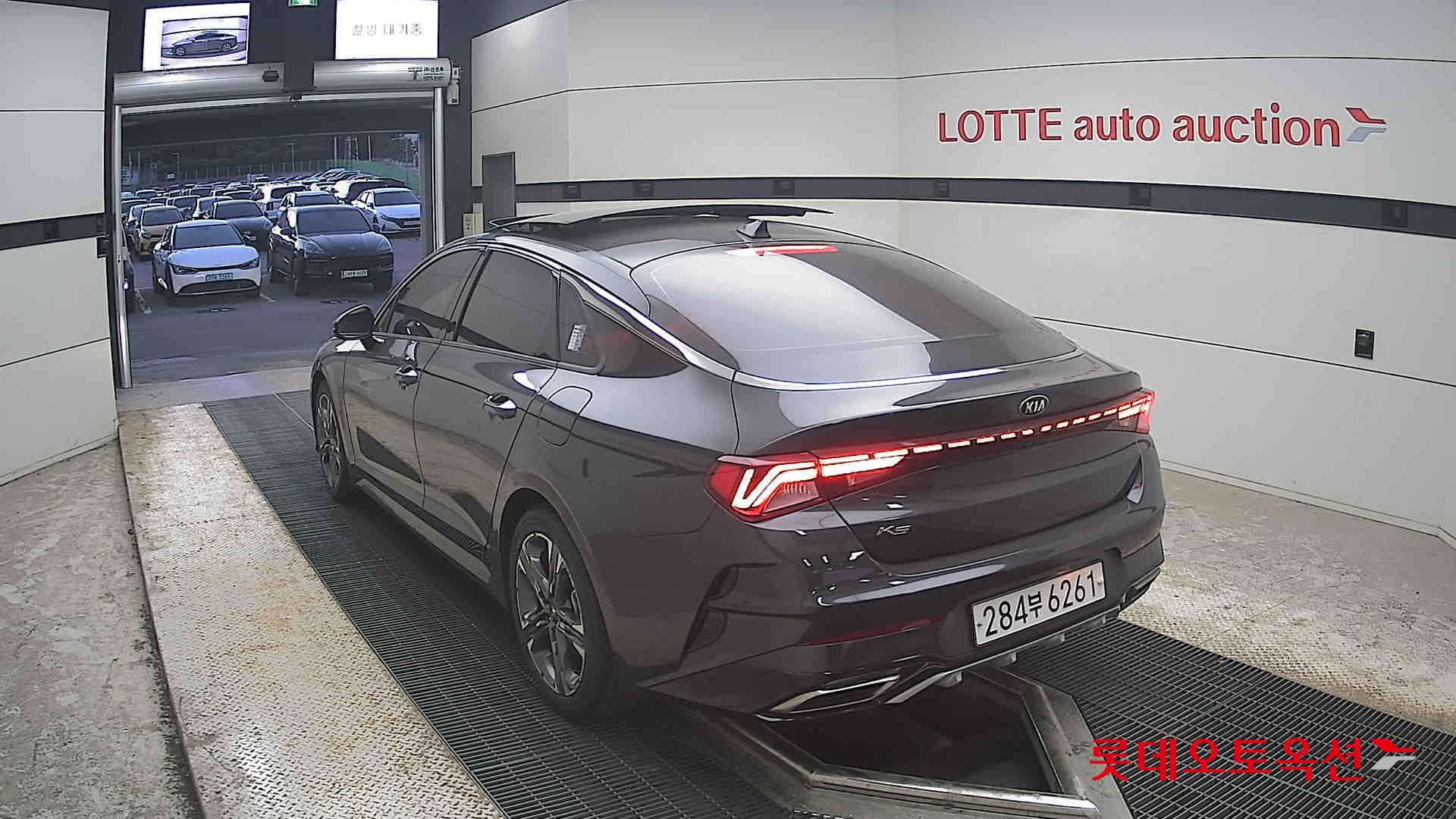 Kia K5 - 16