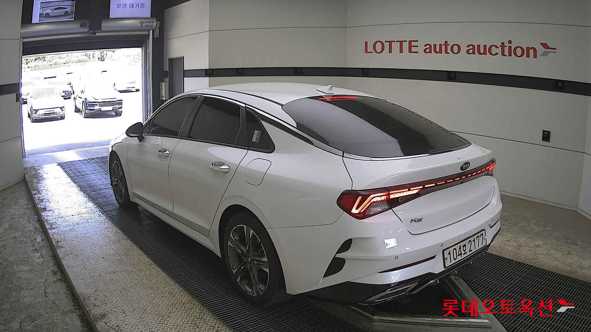 Kia K5 - 4