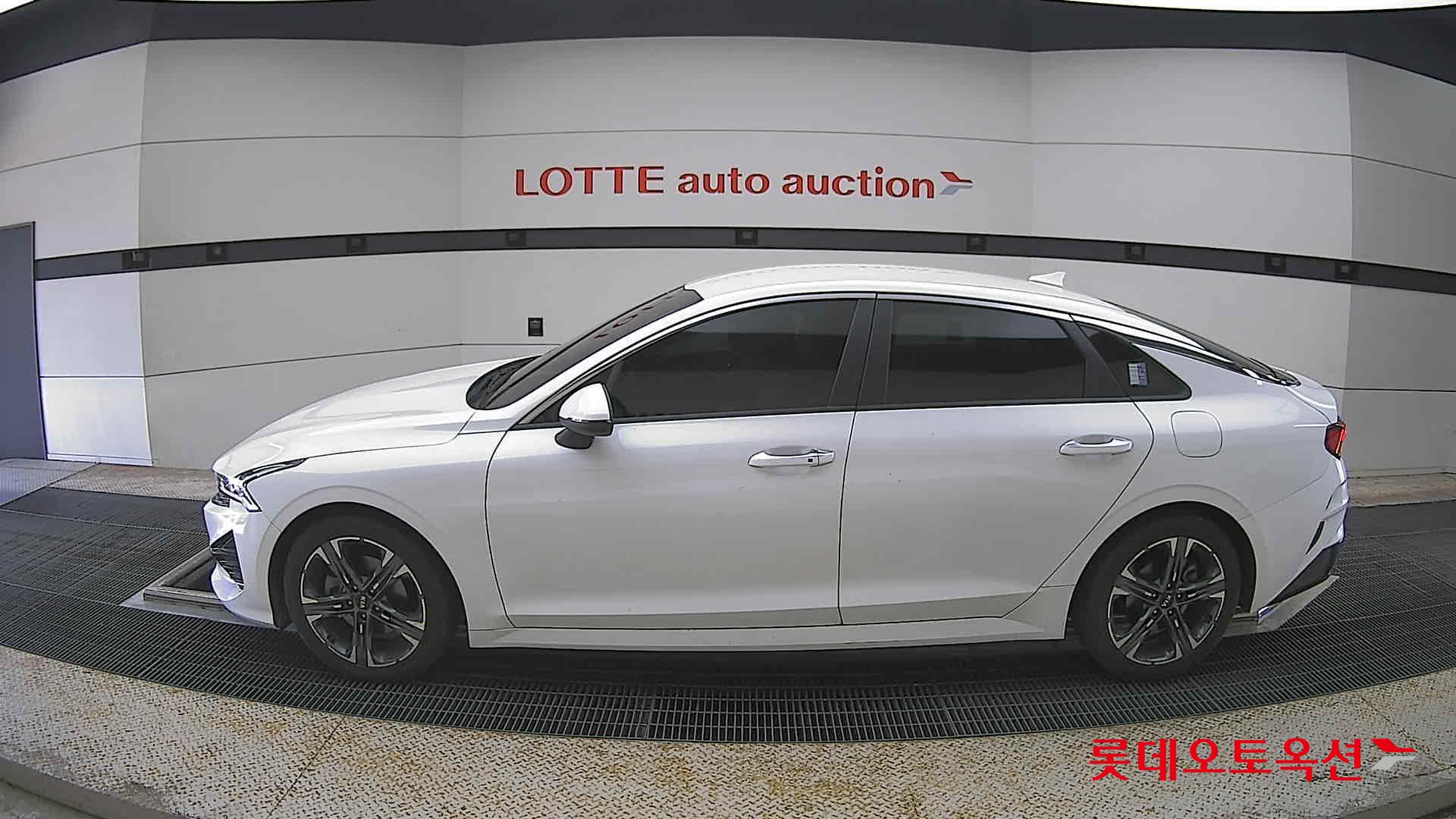 Kia K5 - 13