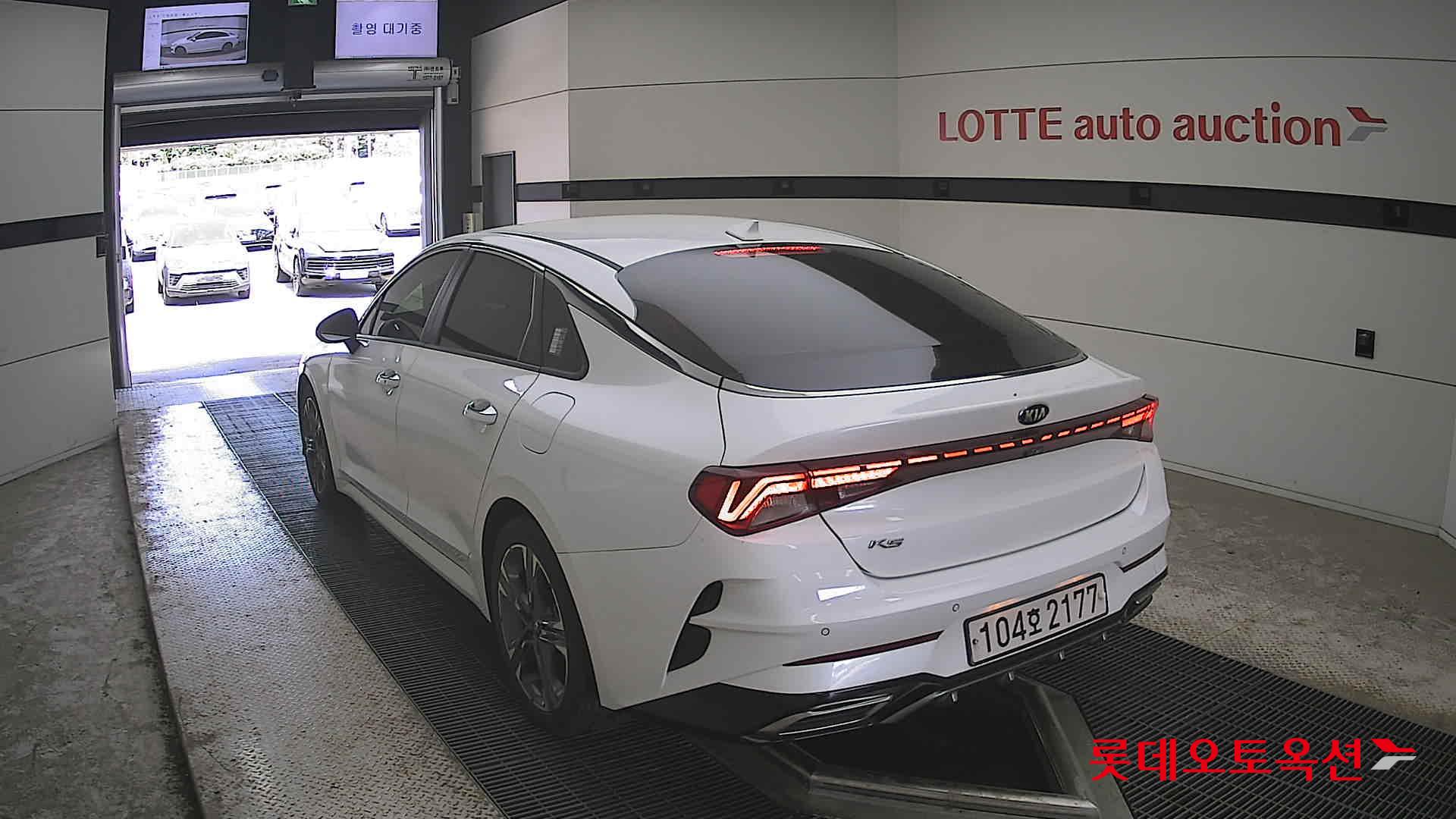 Kia K5 - 16
