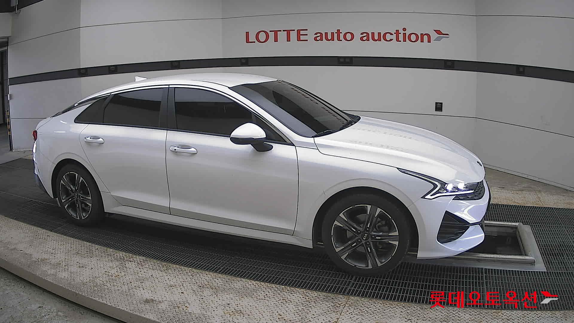 Kia K5 - 22