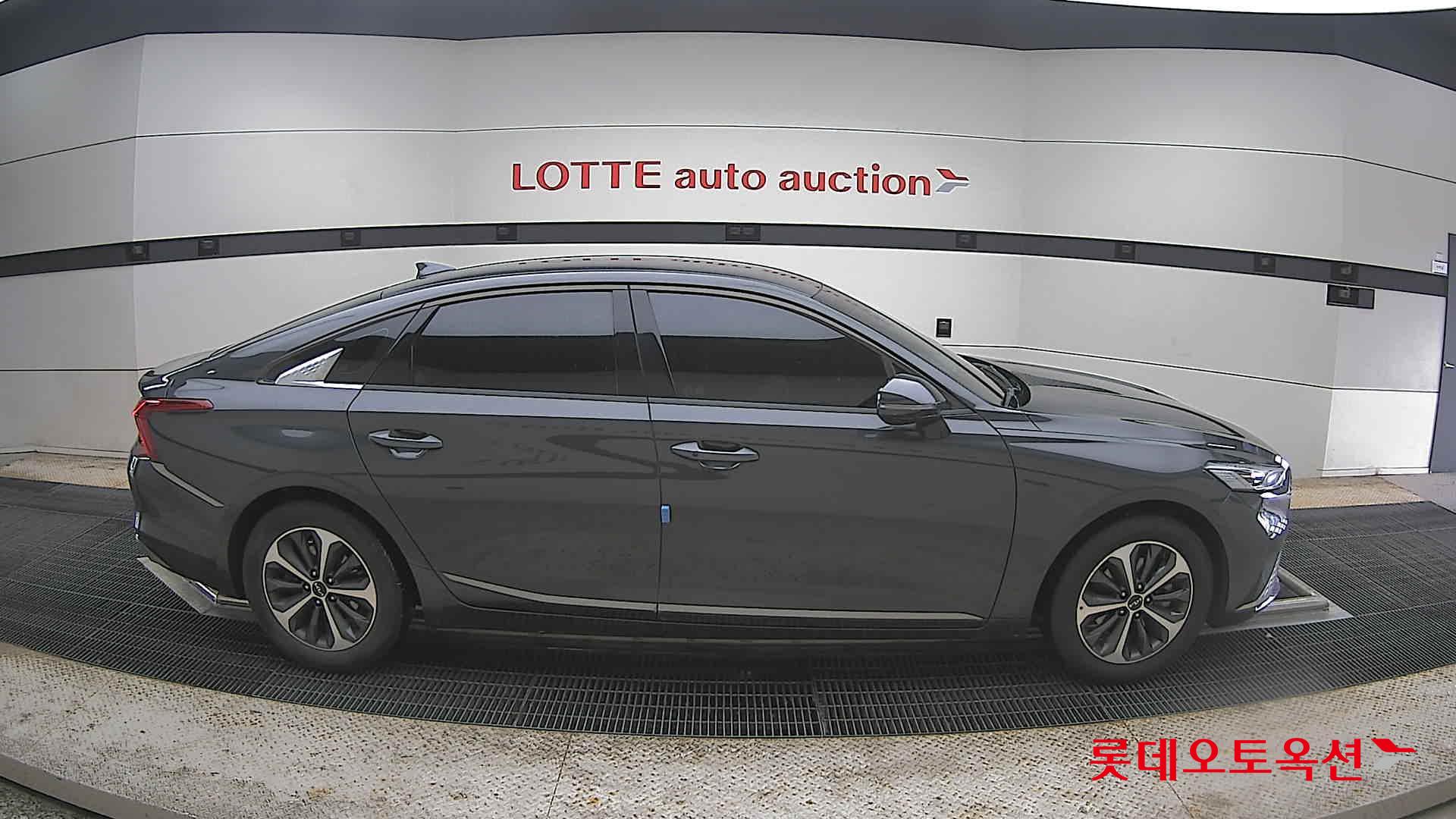Kia K8 - 21