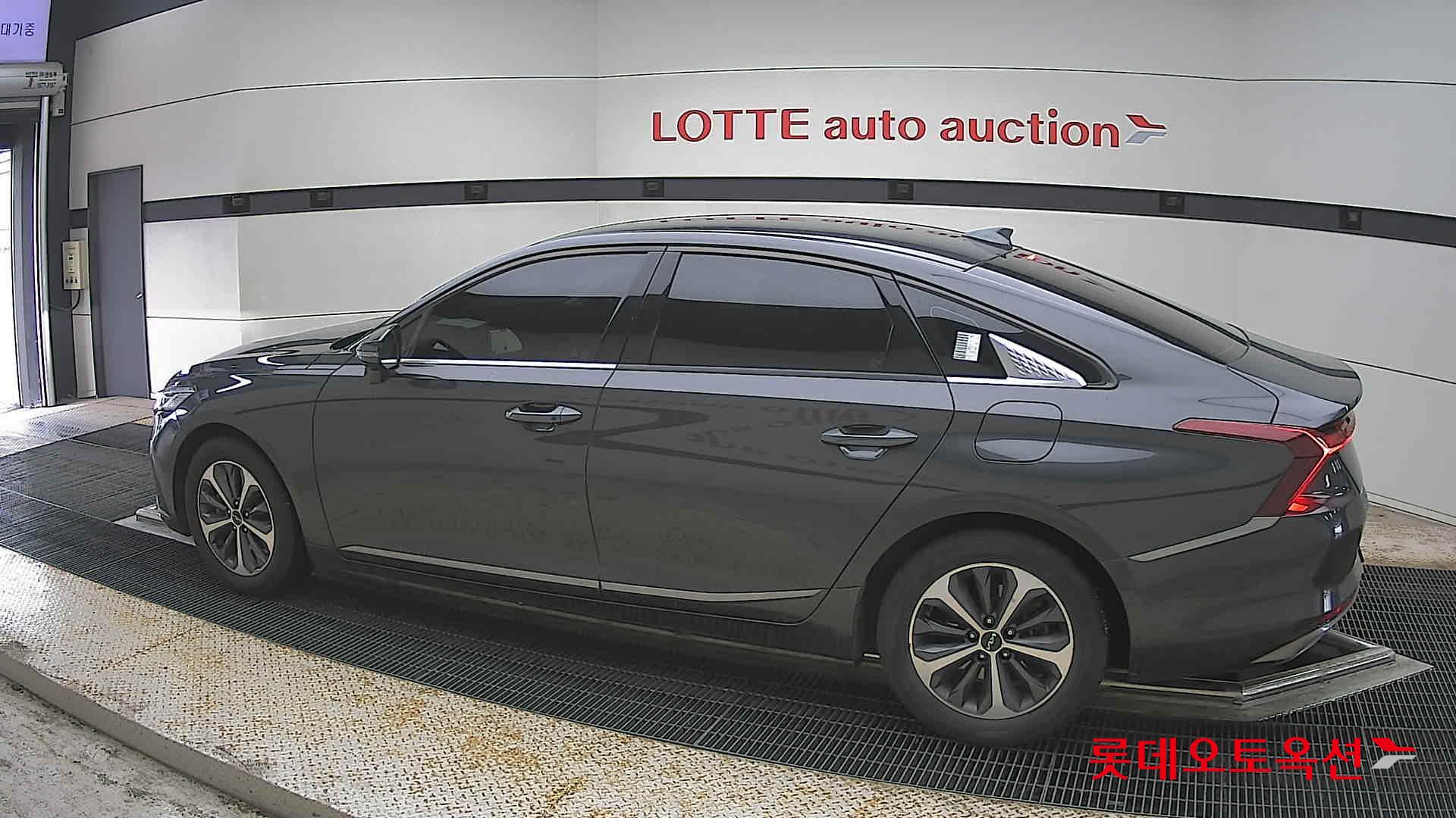 Kia K8 - 14