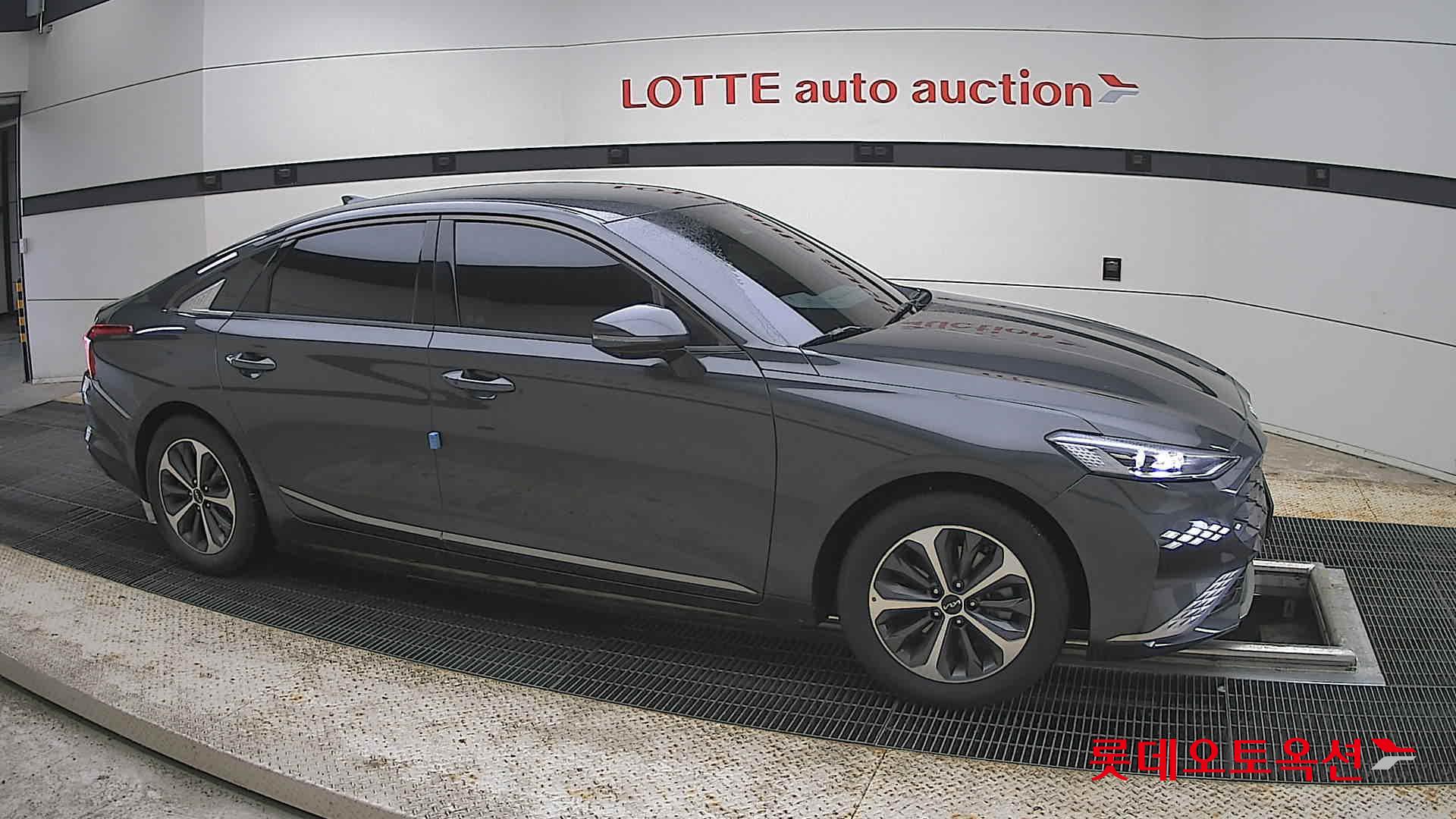 Kia K8 - 22