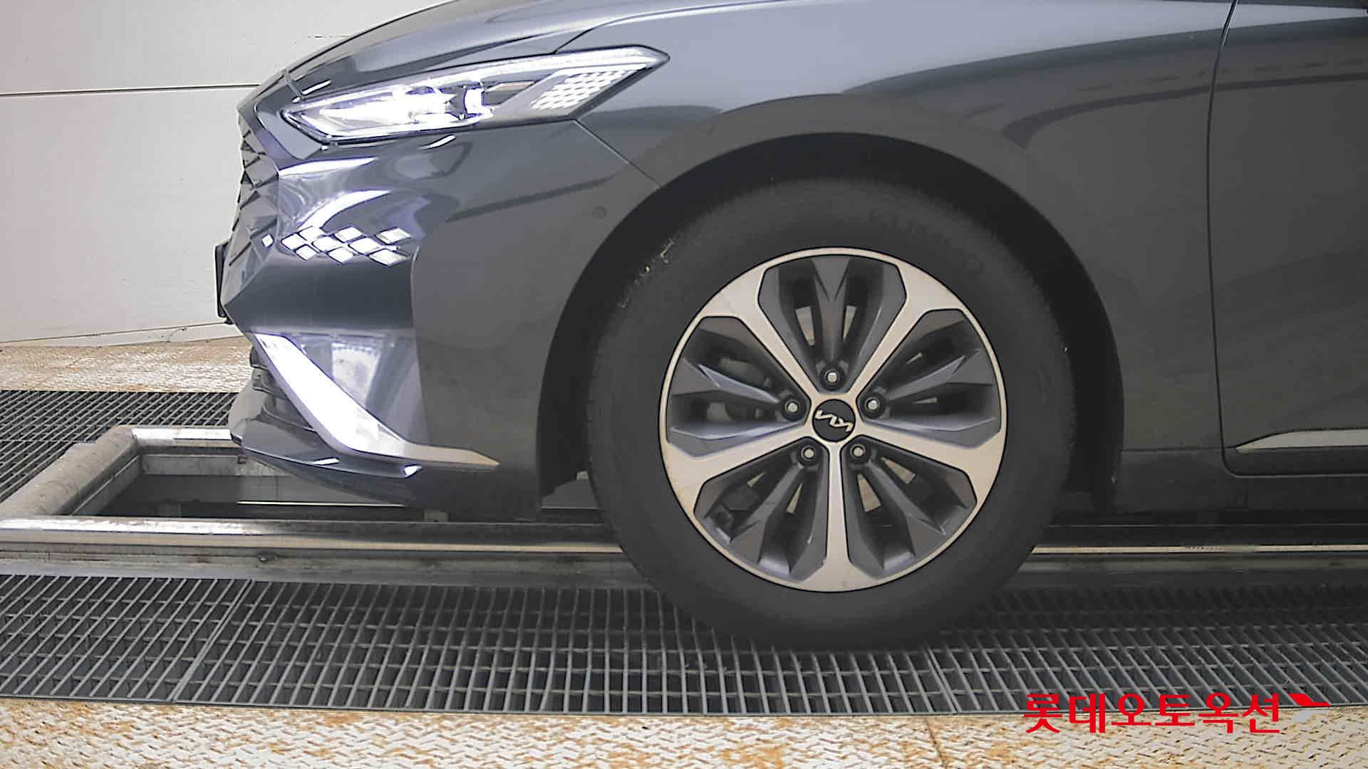 Kia K8 - 25