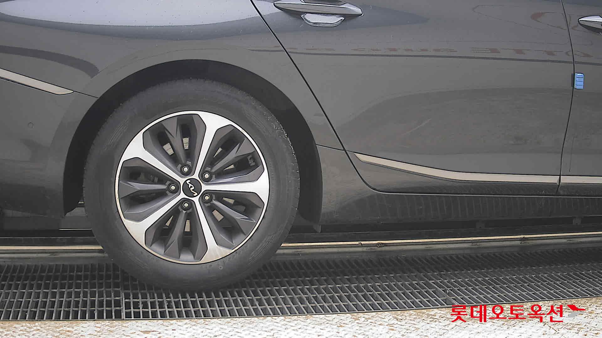 Kia K8 - 28