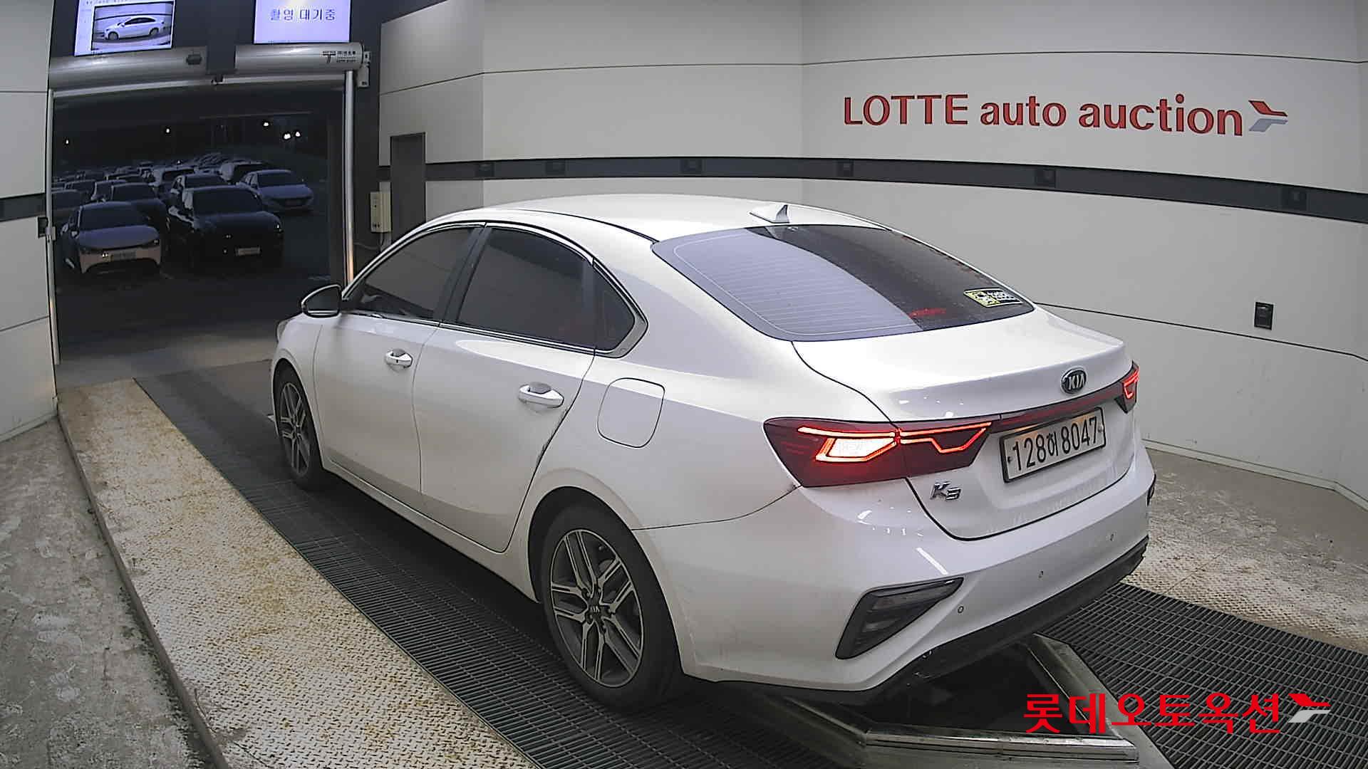 Kia K3 - 4