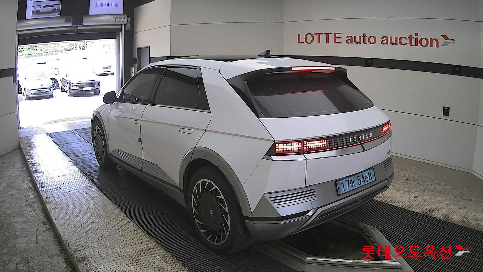 Hyundai Ioniq 5 - 4