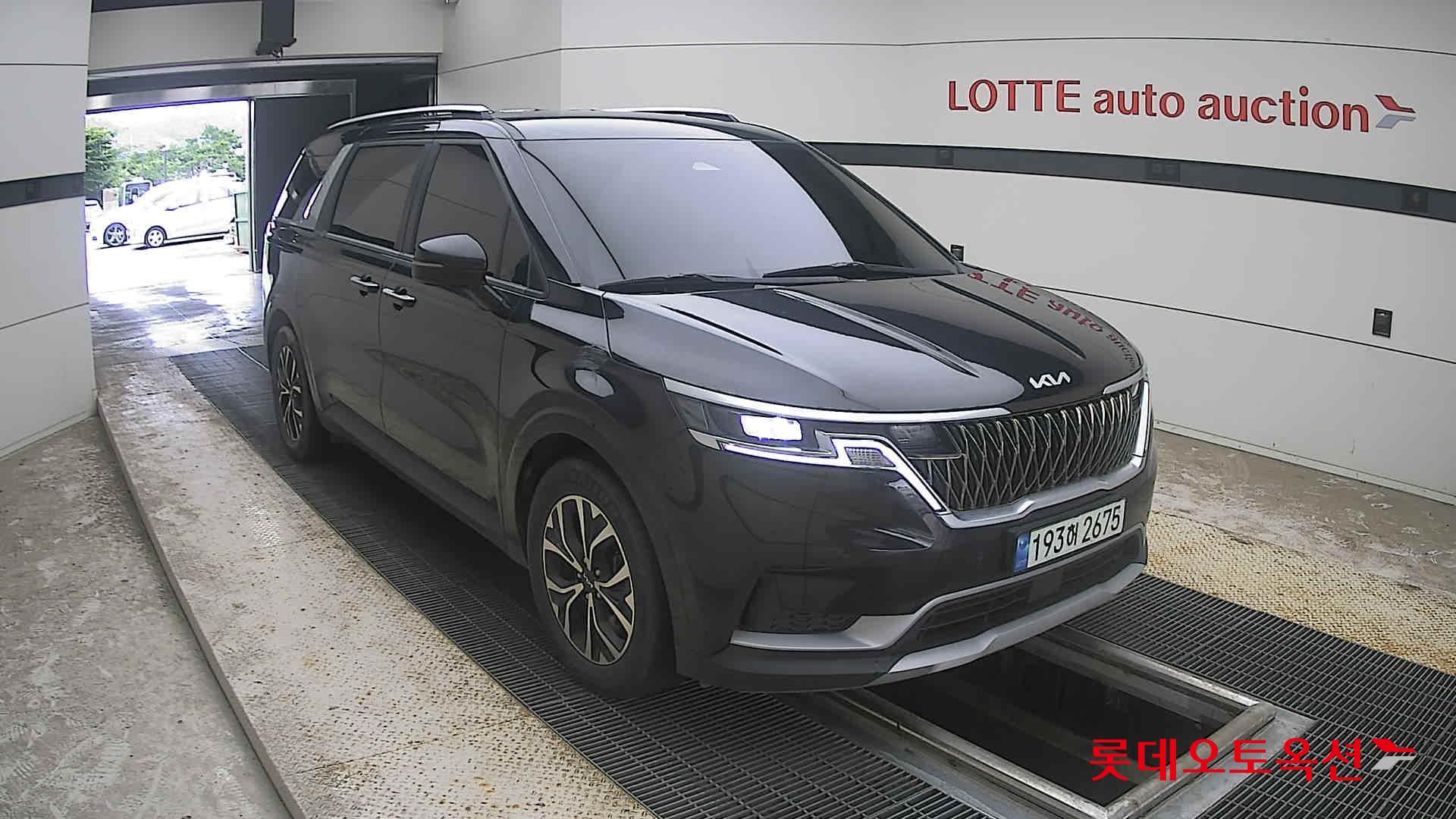 2023 - kia carnival