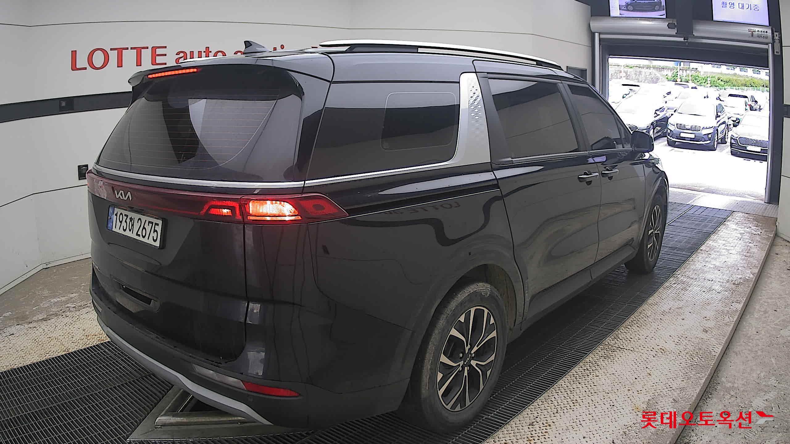 2023 - kia carnival