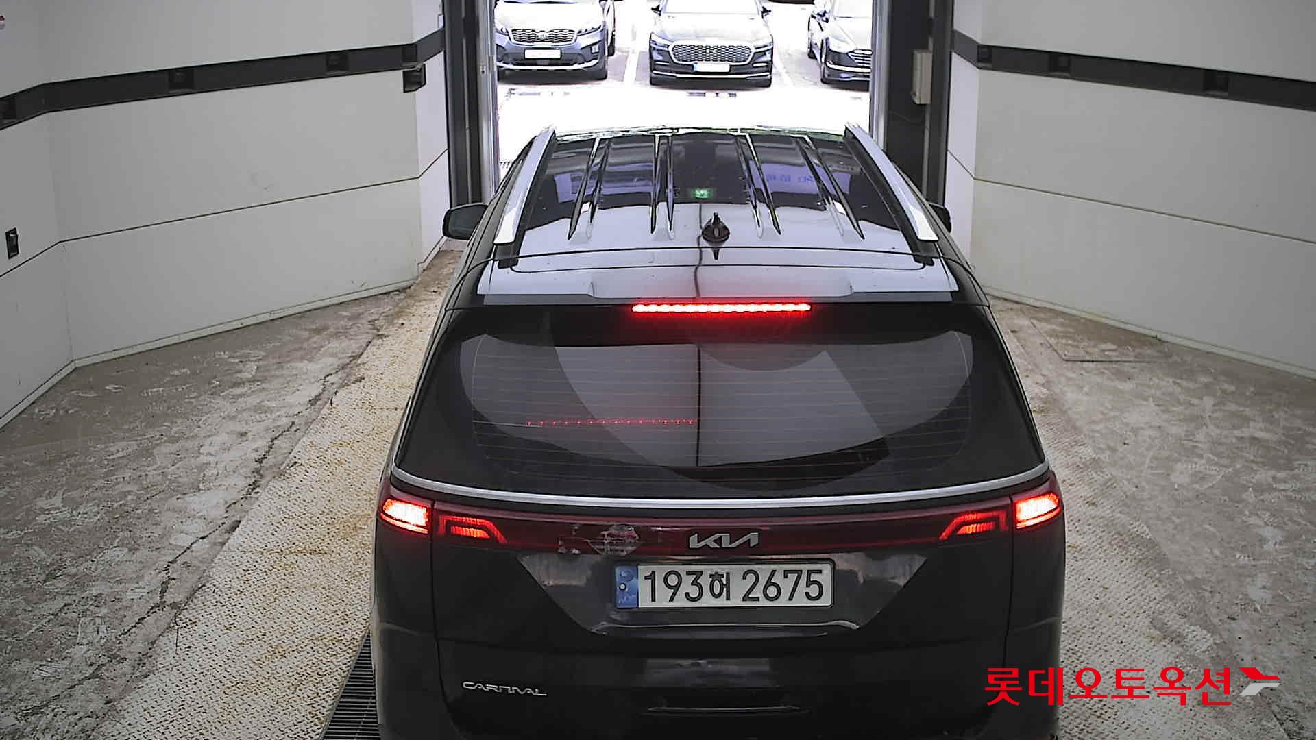 2023 - kia carnival