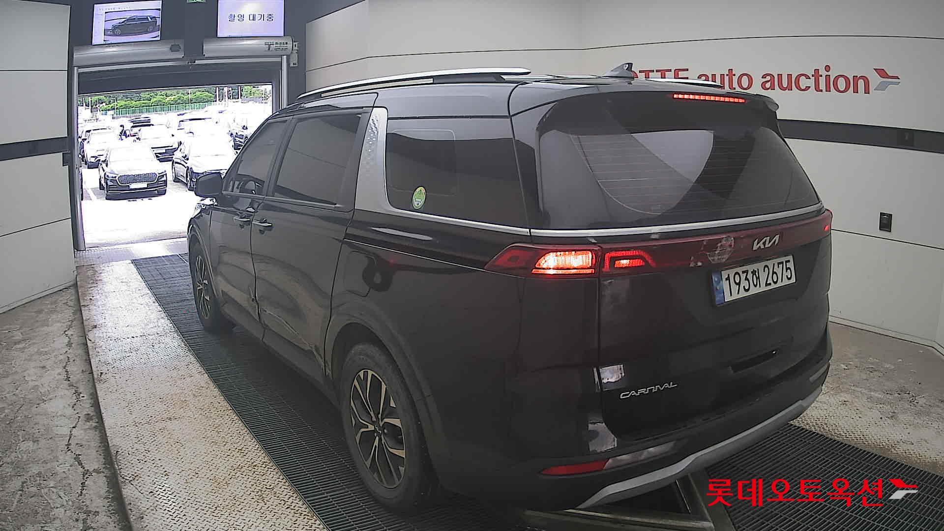 2023 - kia carnival